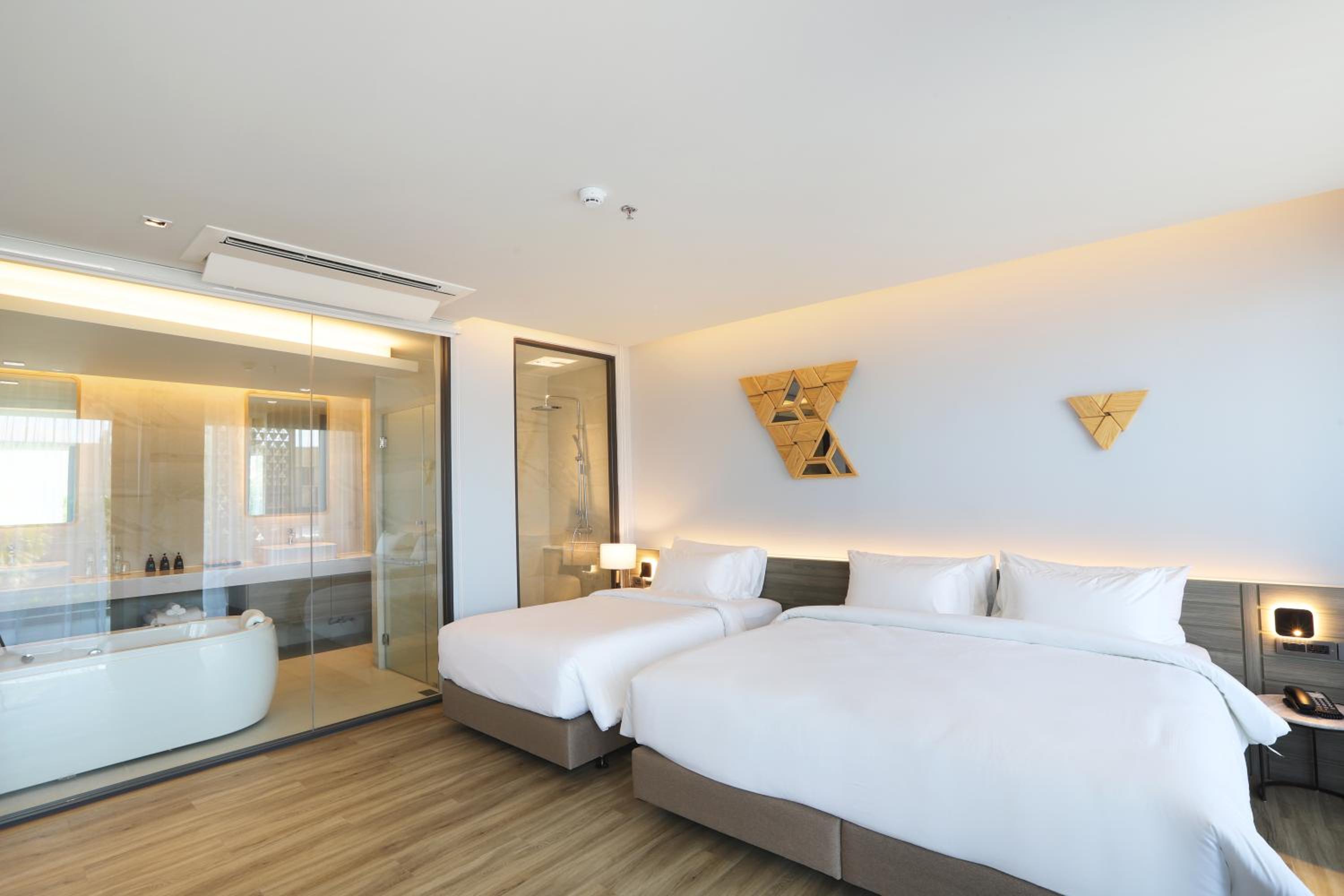 The Signature Hotel Airport 111