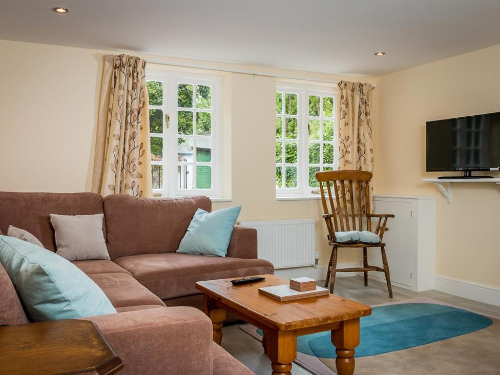 Vicarage Cottage view 4