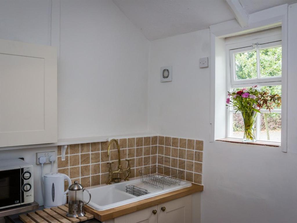 Vicarage Cottage view 5