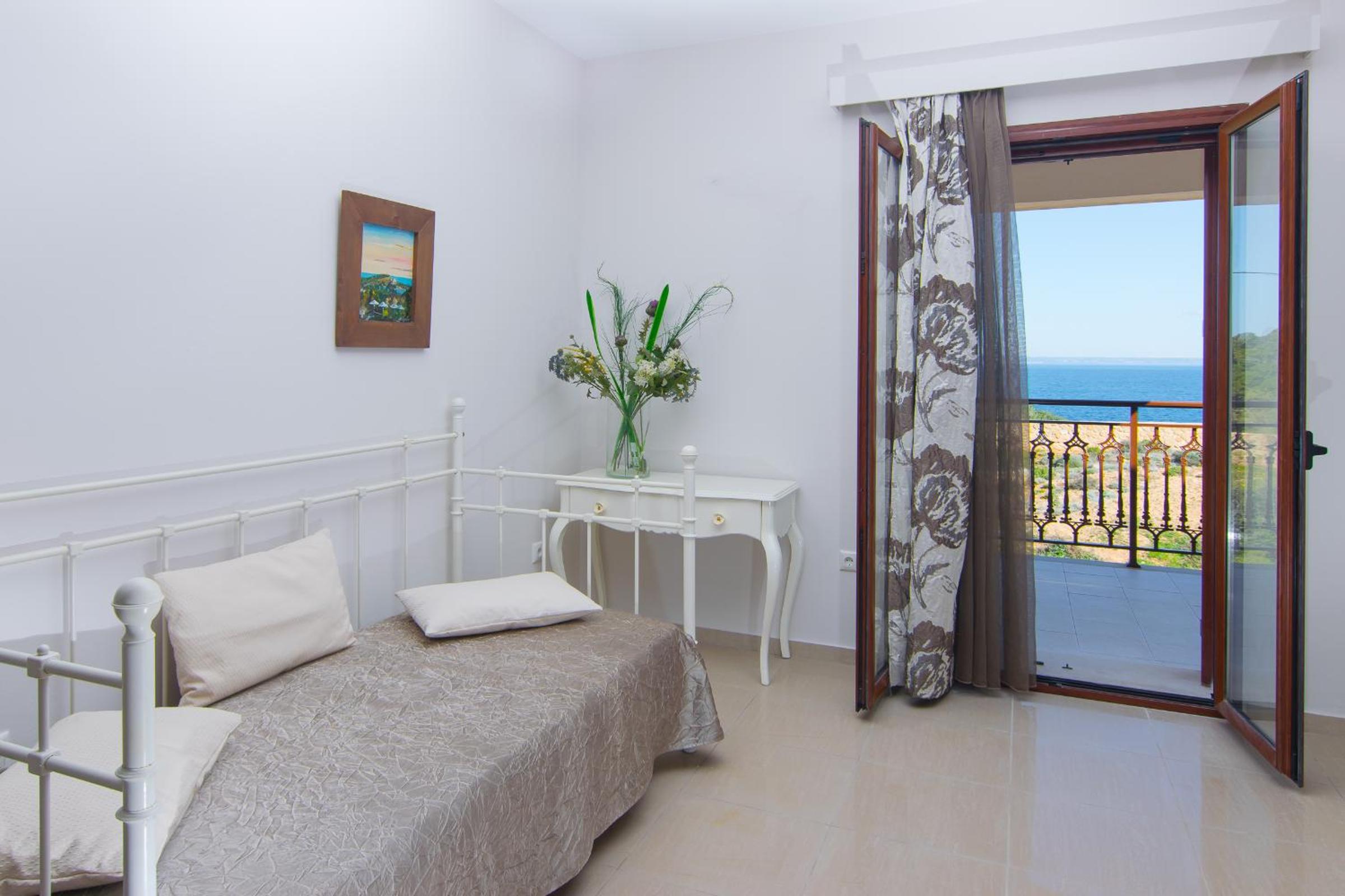 Armonia Seaside Villas