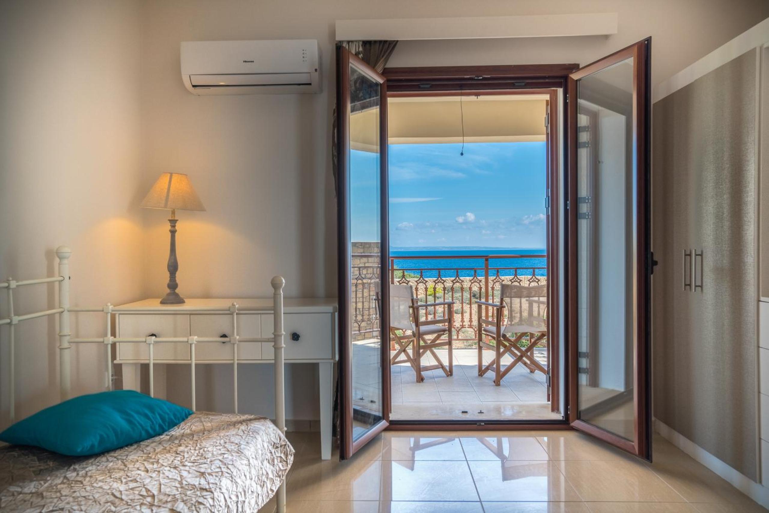 Armonia Seaside Villas