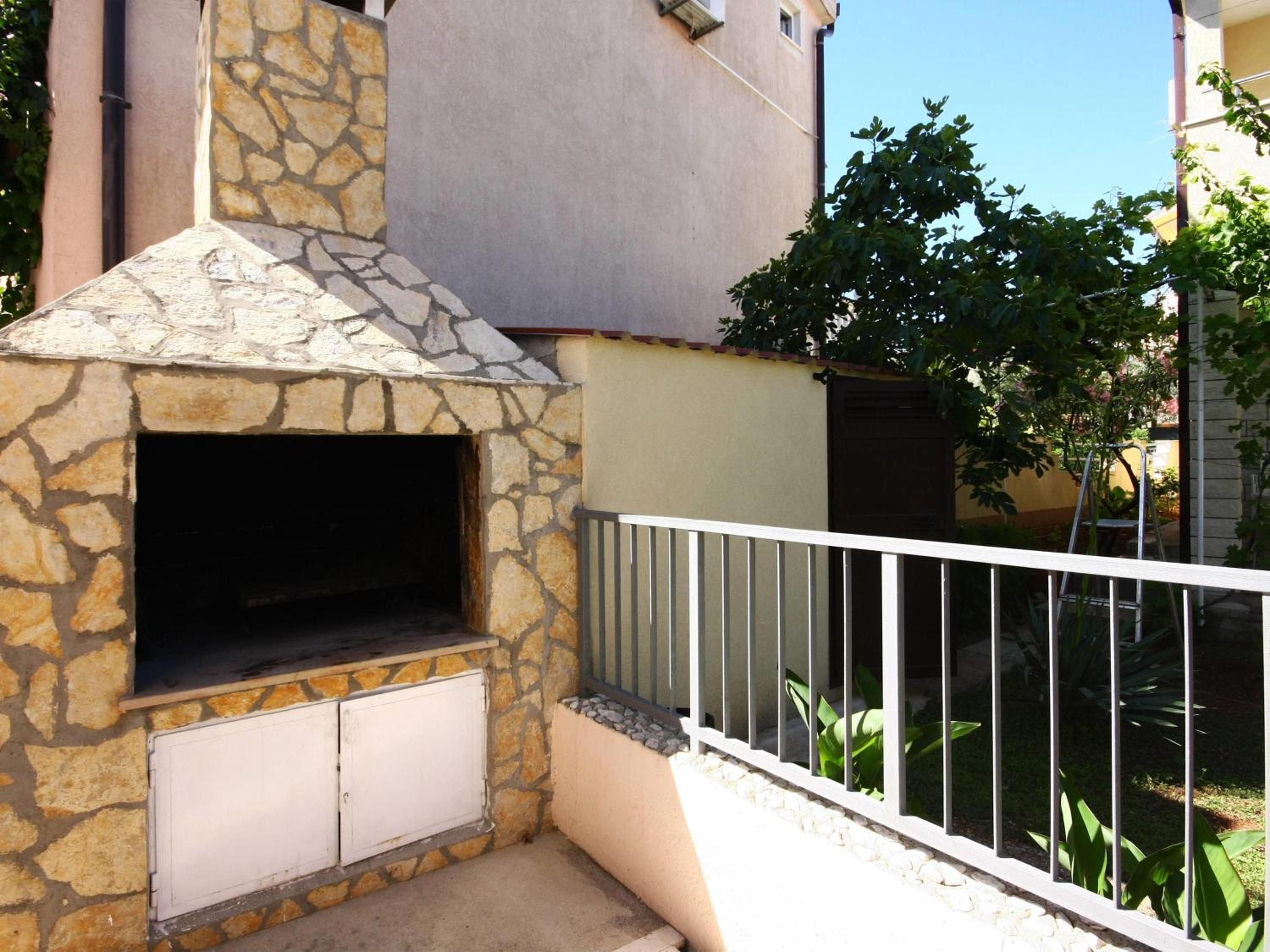 Photo 42