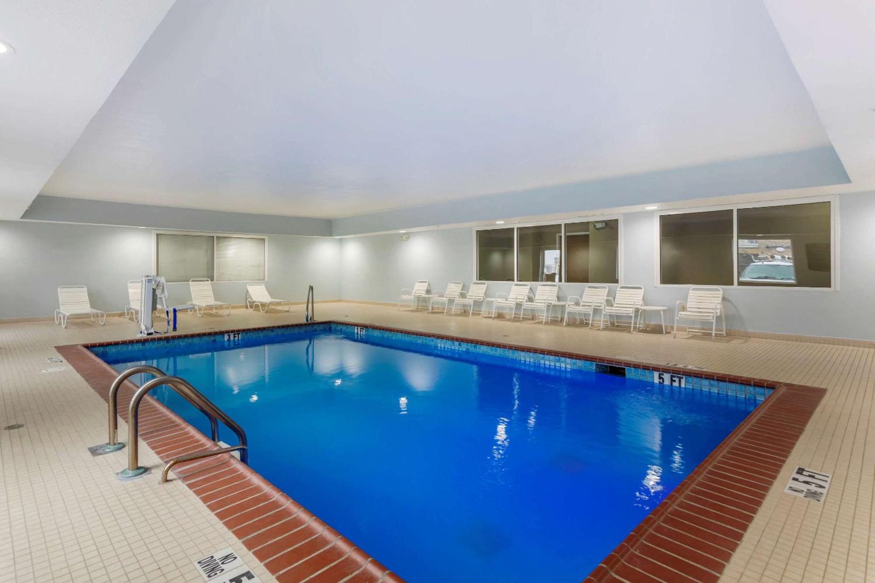 Smyrna Vacations - Sleep Inn Suites Smyrna - Nashville - Property Image 21
