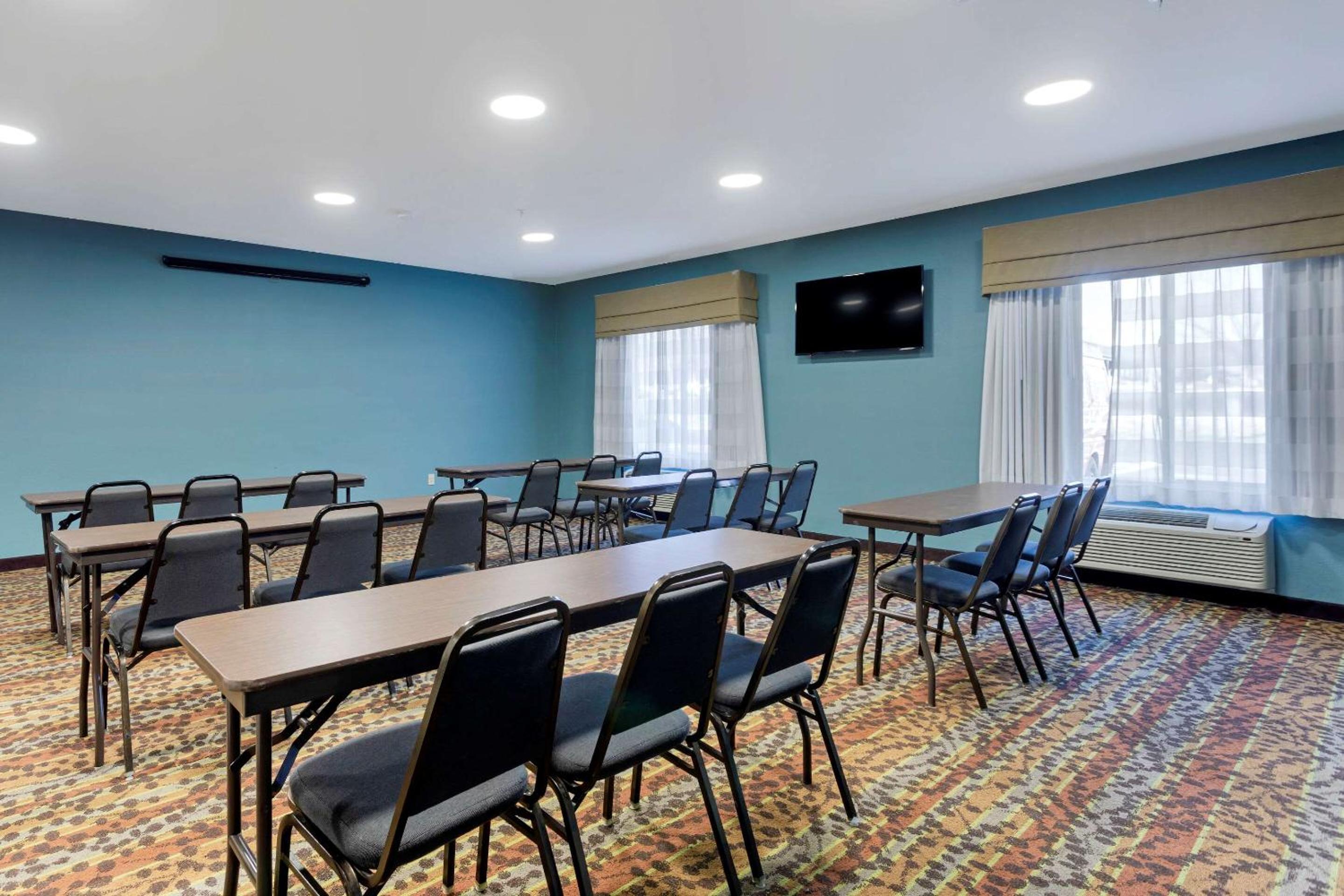 Smyrna Vacations - Sleep Inn Suites Smyrna - Nashville - Property Image 35