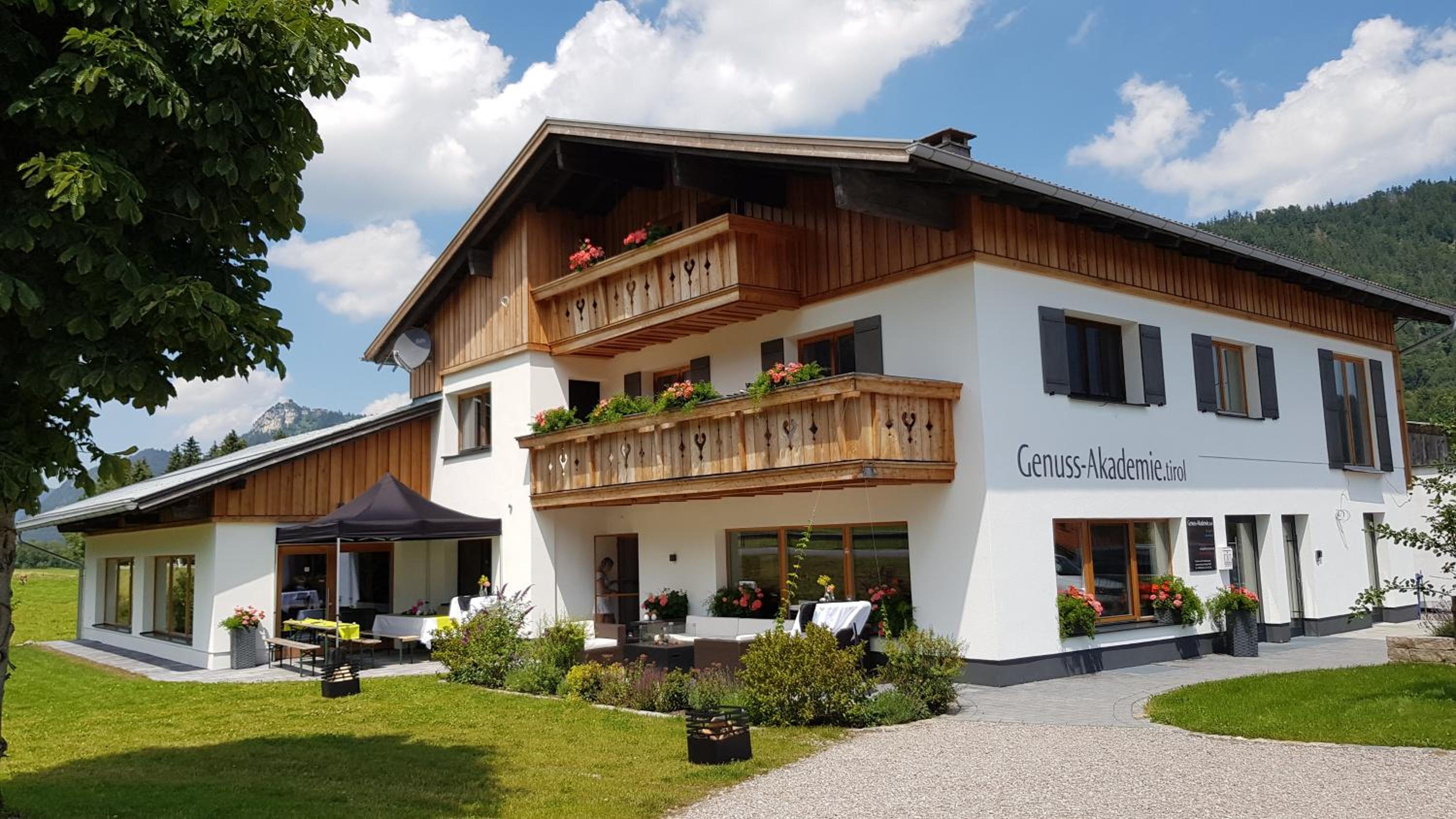 Alpenchalet Vils Tirol view 2