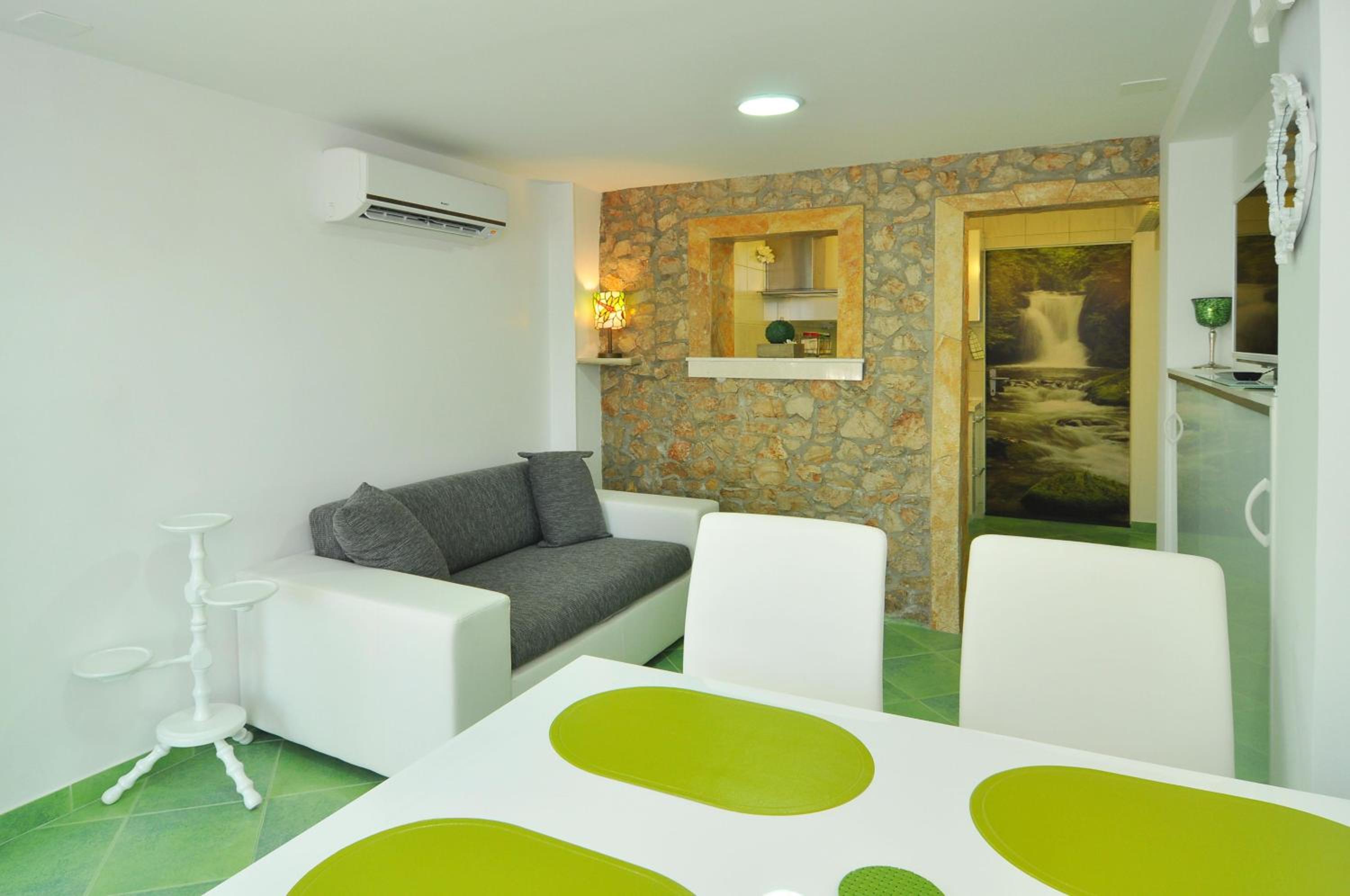 Apartments Tojčić