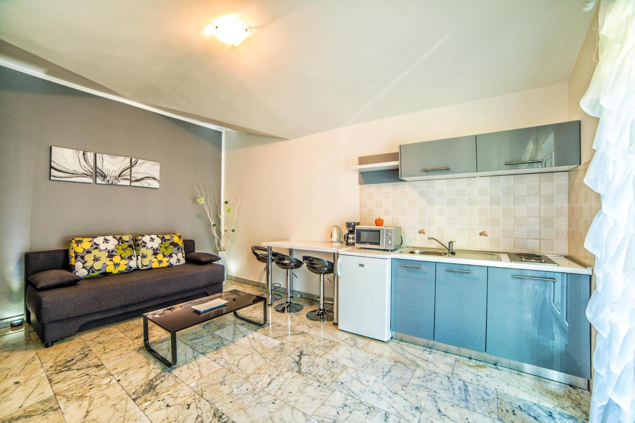 Apartments Ori