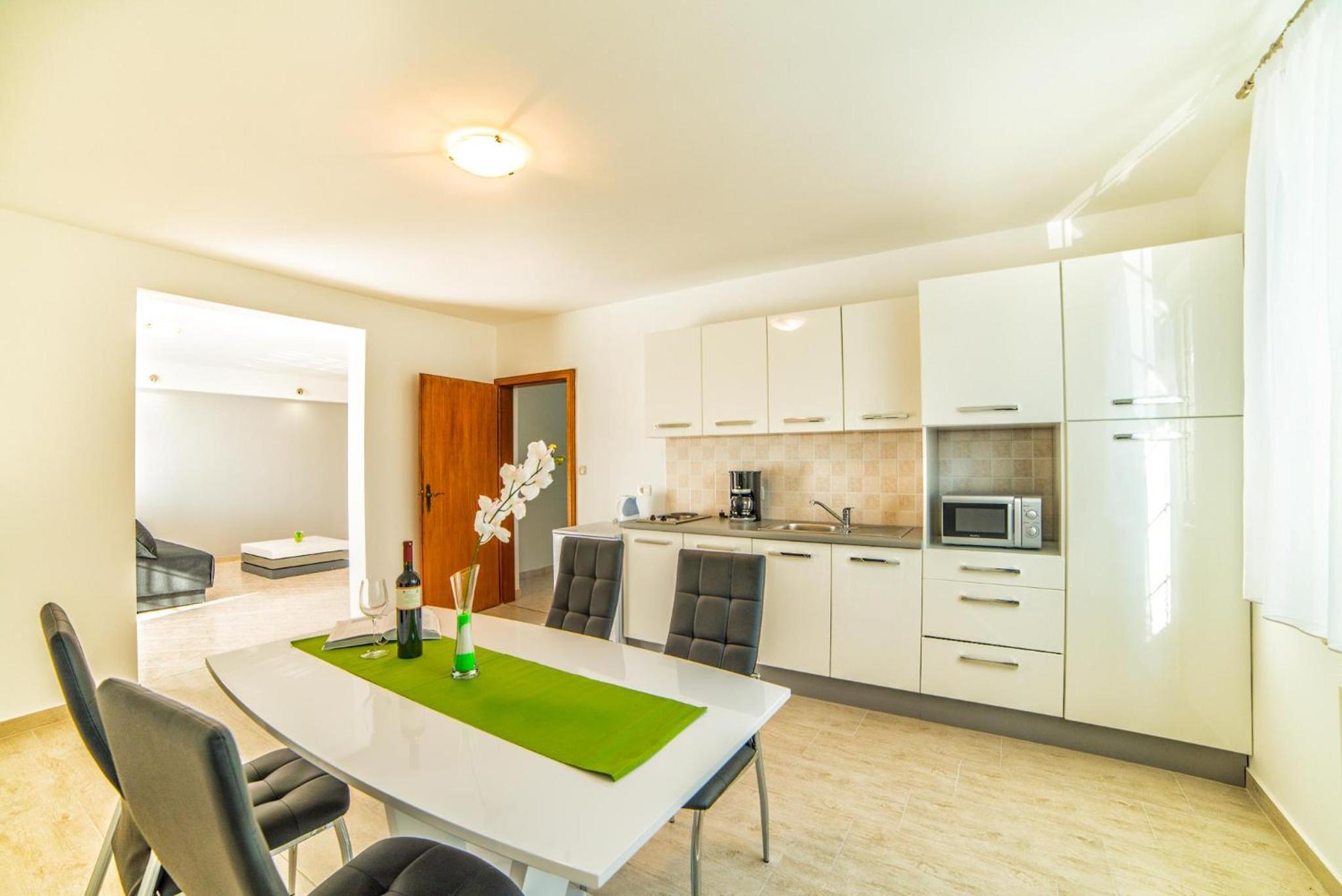 Apartments Ori