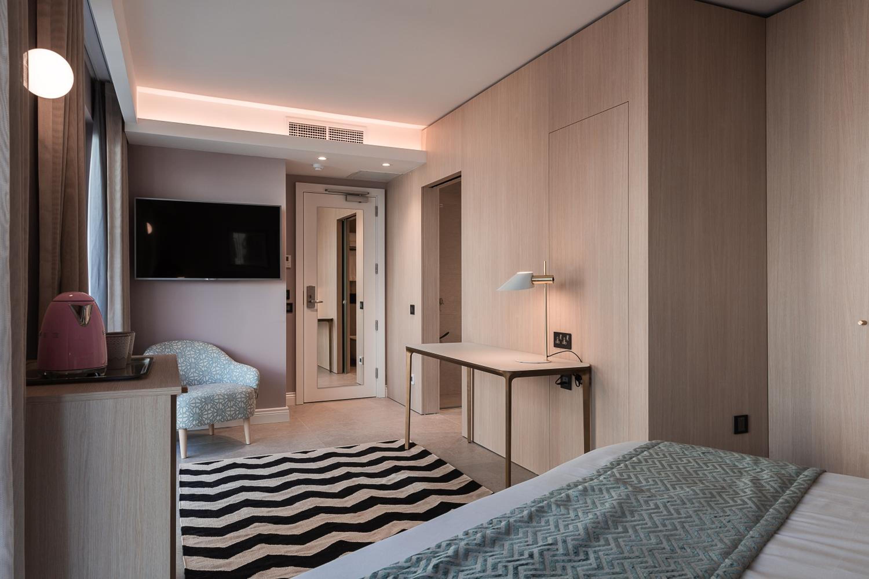 123 MAINSTREET boutique hotel - Property Image 2