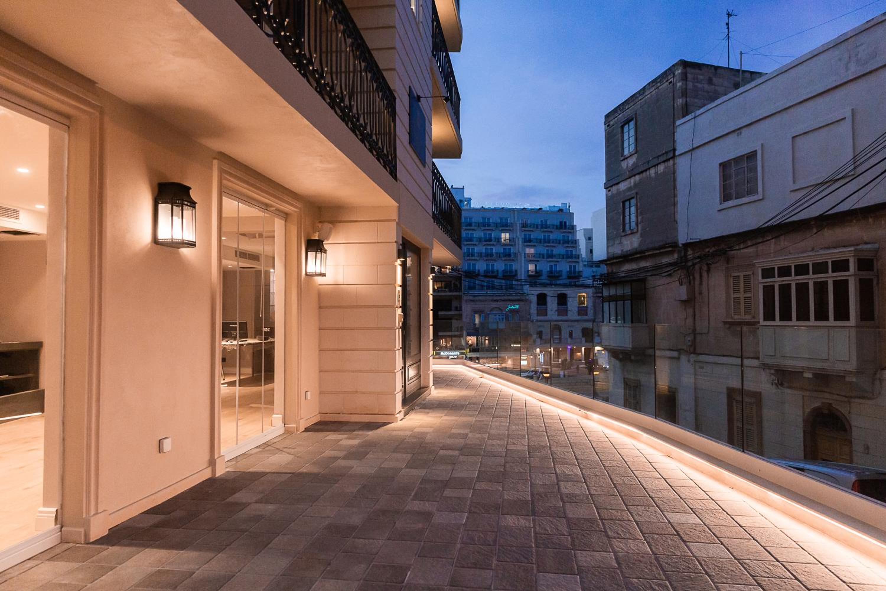 123 MAINSTREET boutique hotel - Property Image 3