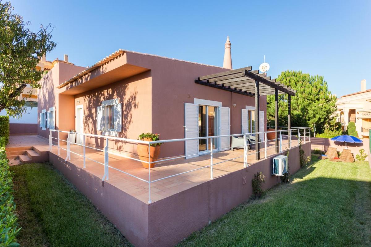 Hotel CoolHouses Algarve, Casa das Amendoeiras, V4 Praia da Luz - Image 1