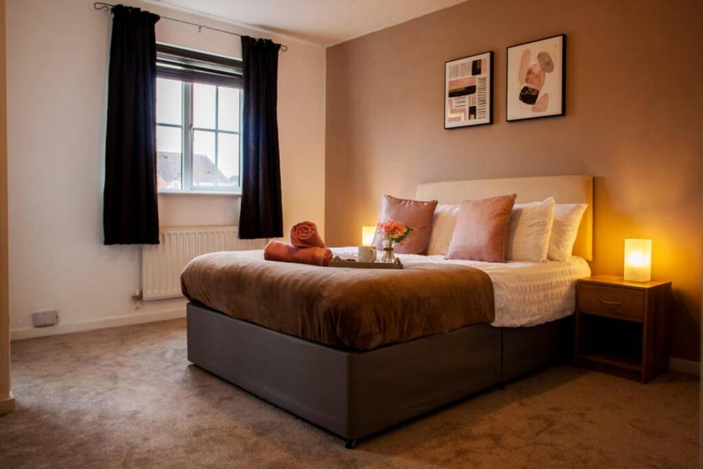3 Bed Townhouse Stafford view 3