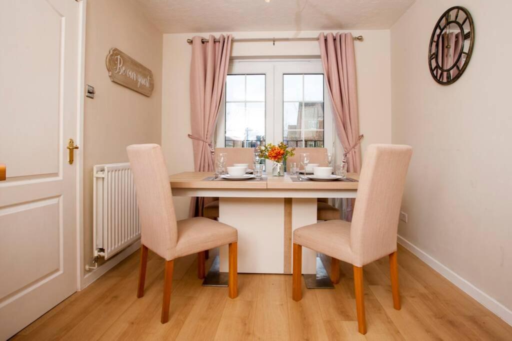 3 Bed Townhouse Stafford view 4