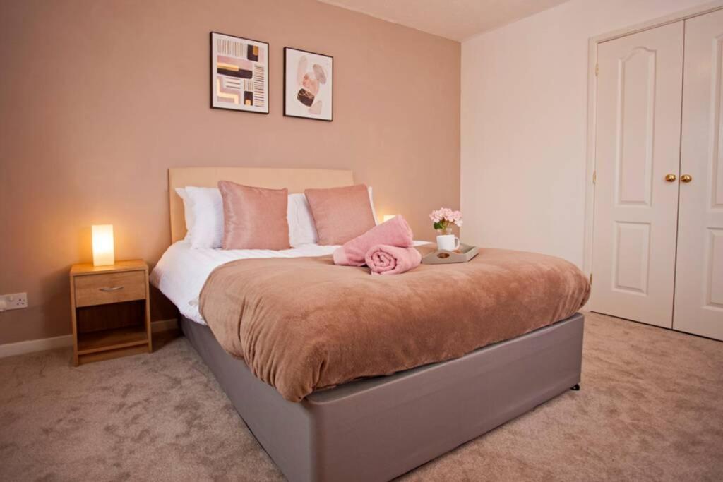 3 Bed Townhouse Stafford view 5
