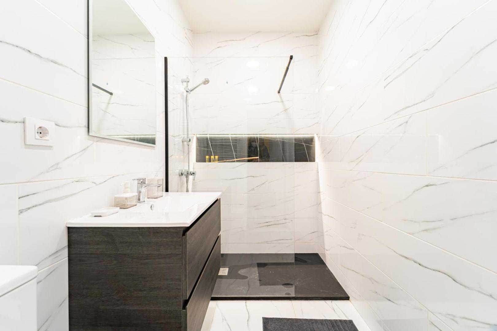 EdSam Madrid Apartments White - Image 4