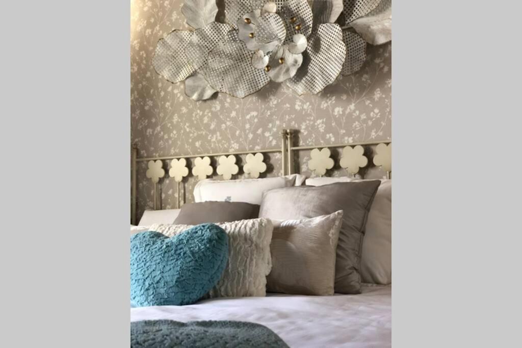 Una MIRADA A LA CATEDRAL-Apartamentos Burgos Catedral