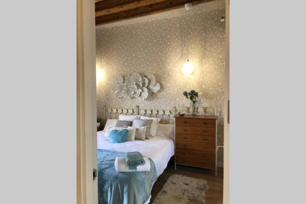 Una MIRADA A LA CATEDRAL-Apartamentos Burgos Catedral