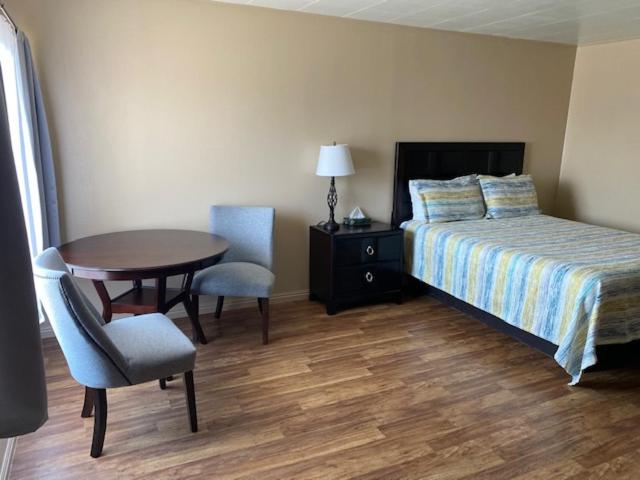 Lamplighter Lodge