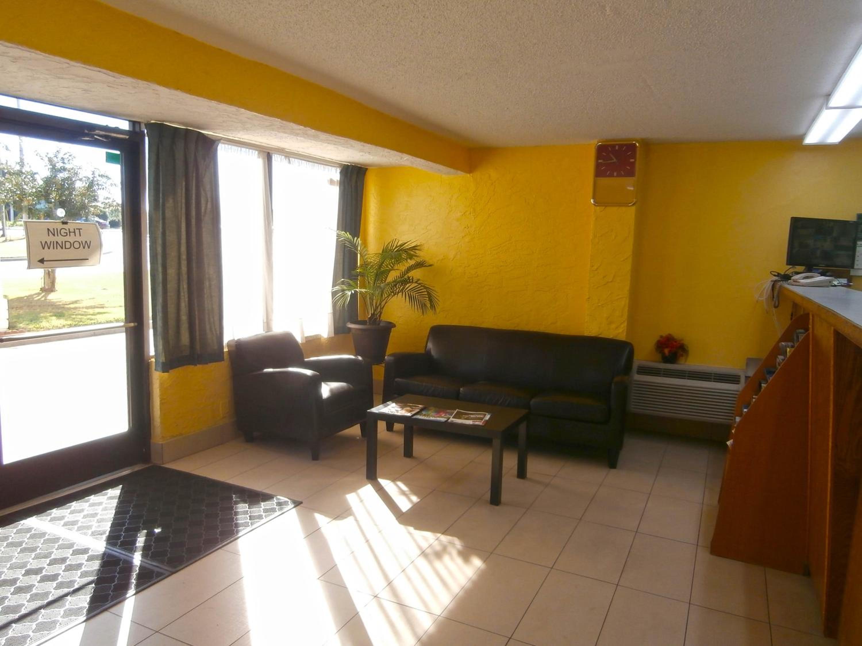 Americas Best Value Inn Tucker - Property Image 8