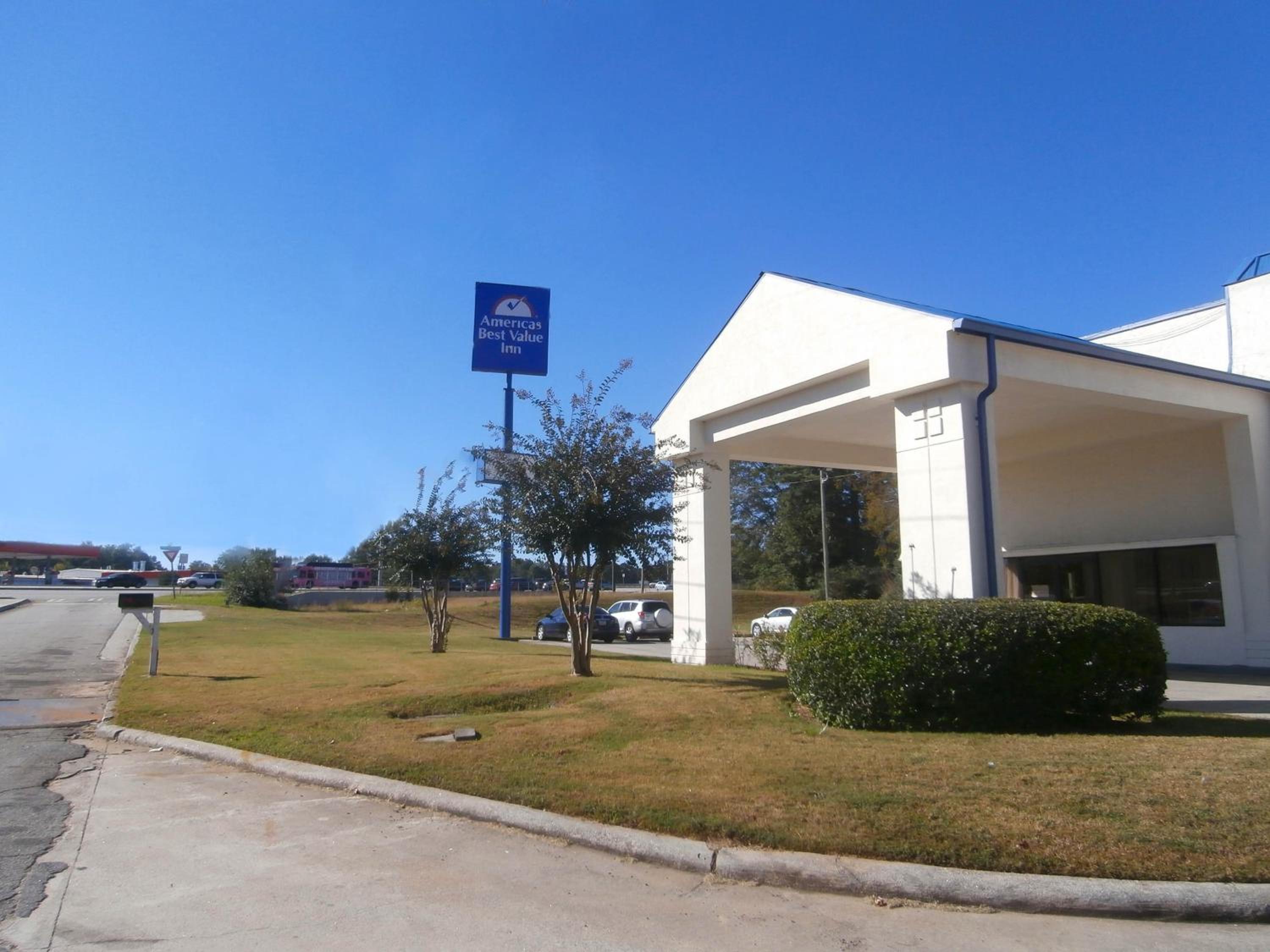 Americas Best Value Inn Tucker - Property Image 1