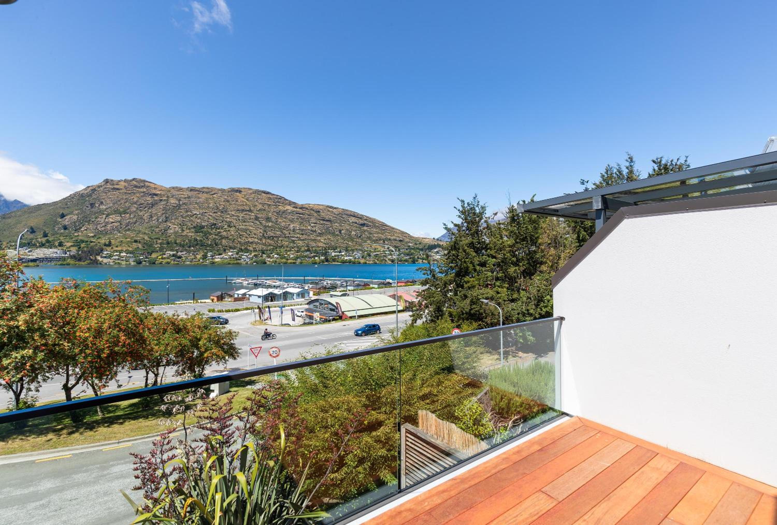 Lovely marina views and sunny balcony view 2