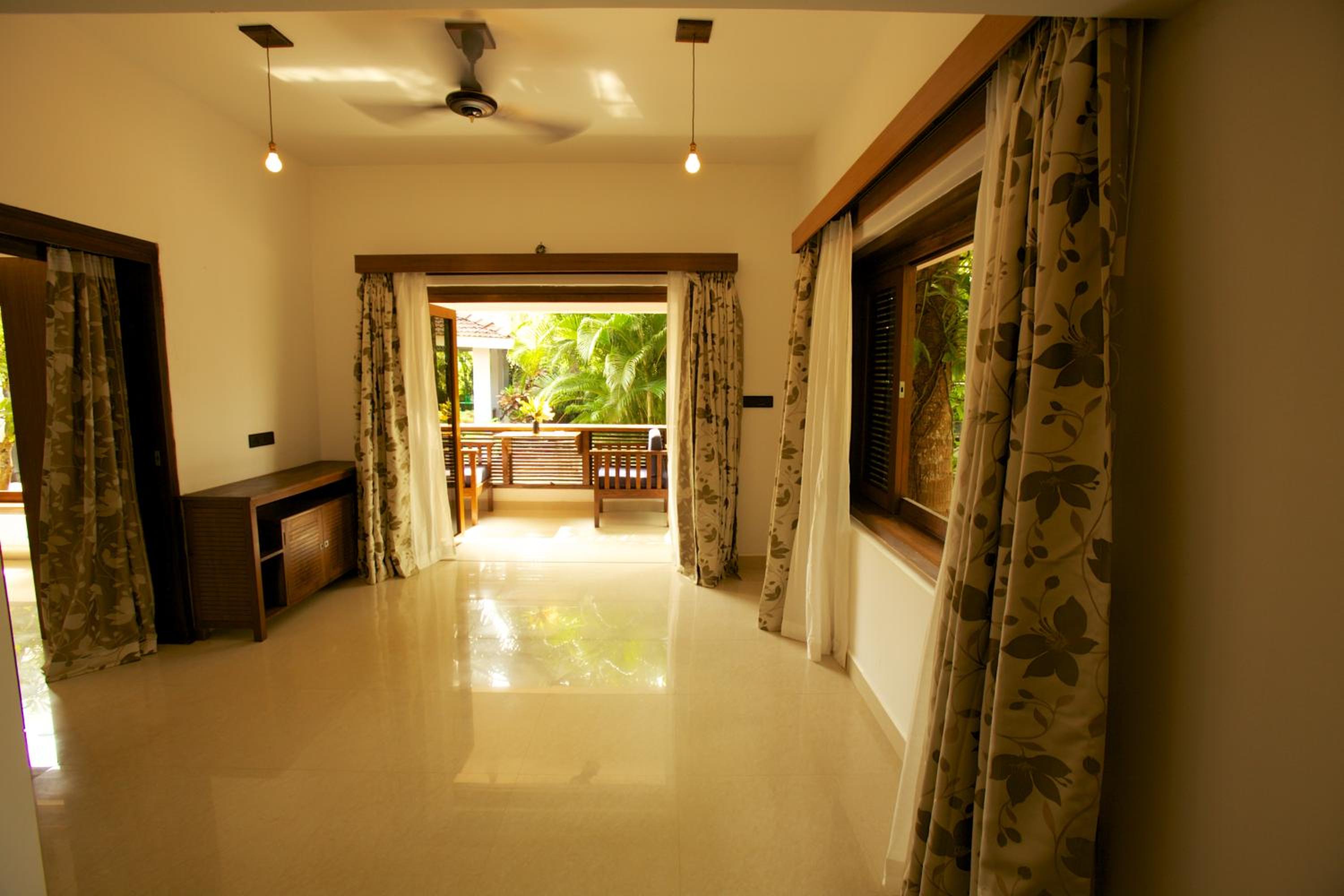 Dunhill Beach Resort