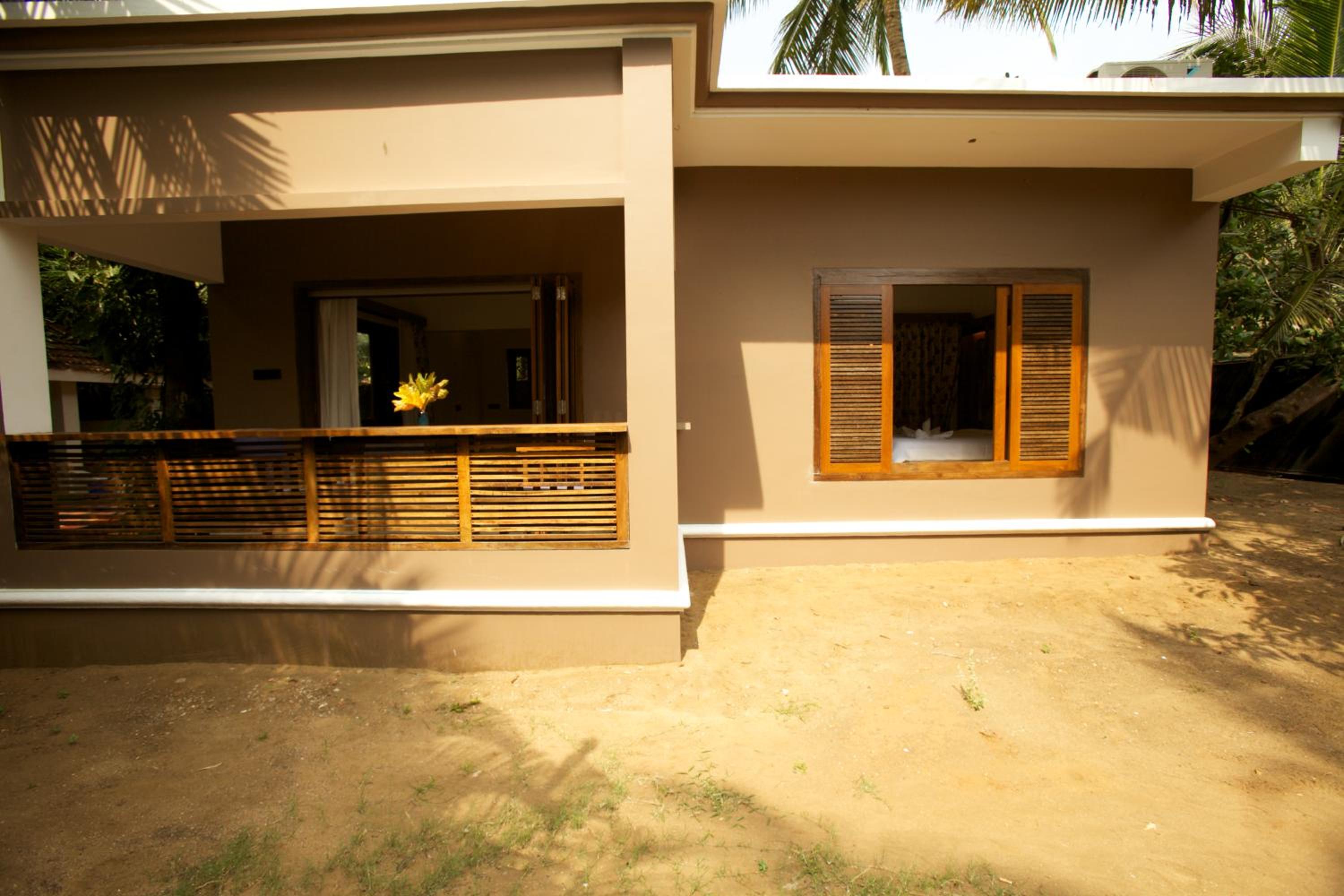 Dunhill Beach Resort