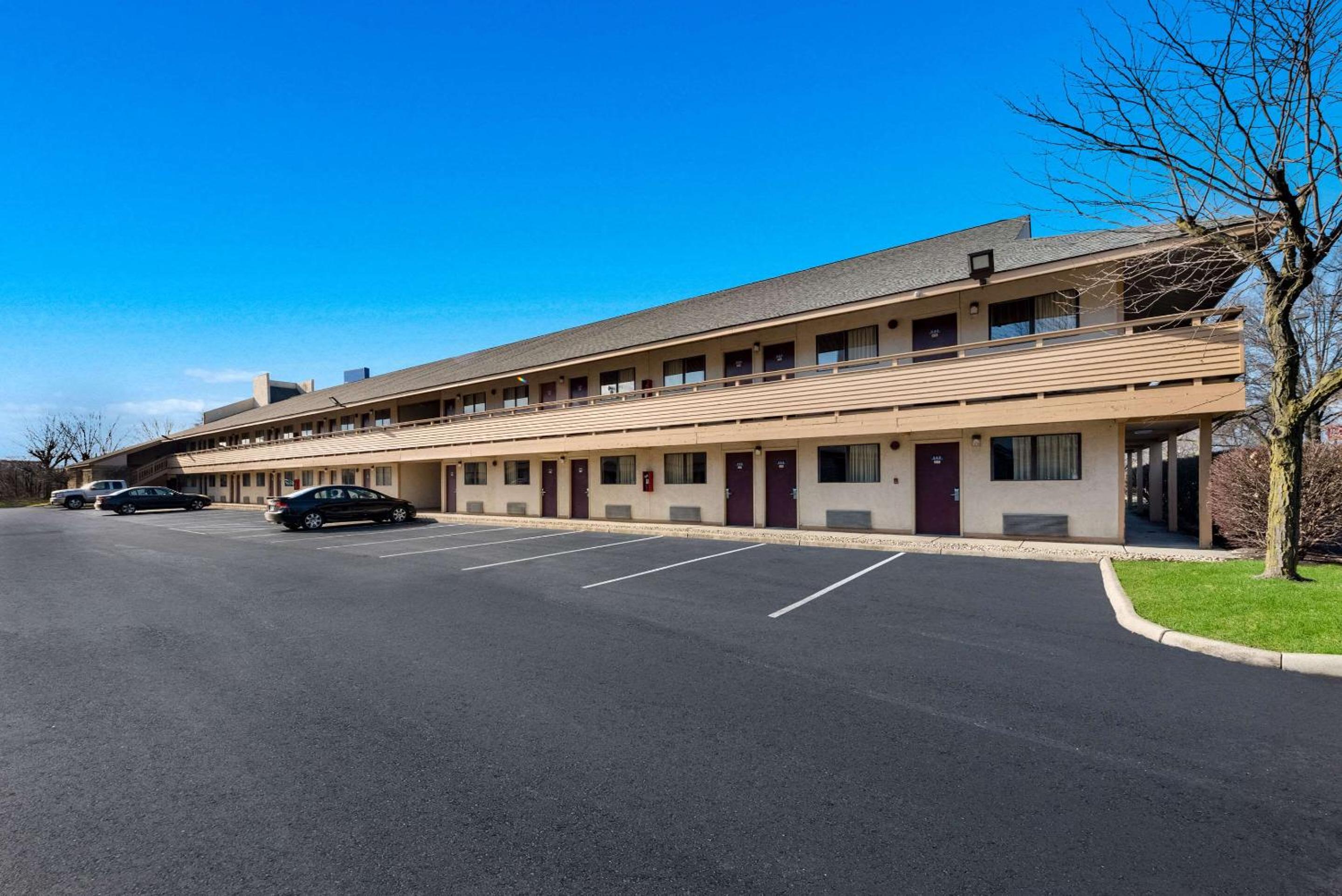 Rodeway Inn Columbus West - Image 3