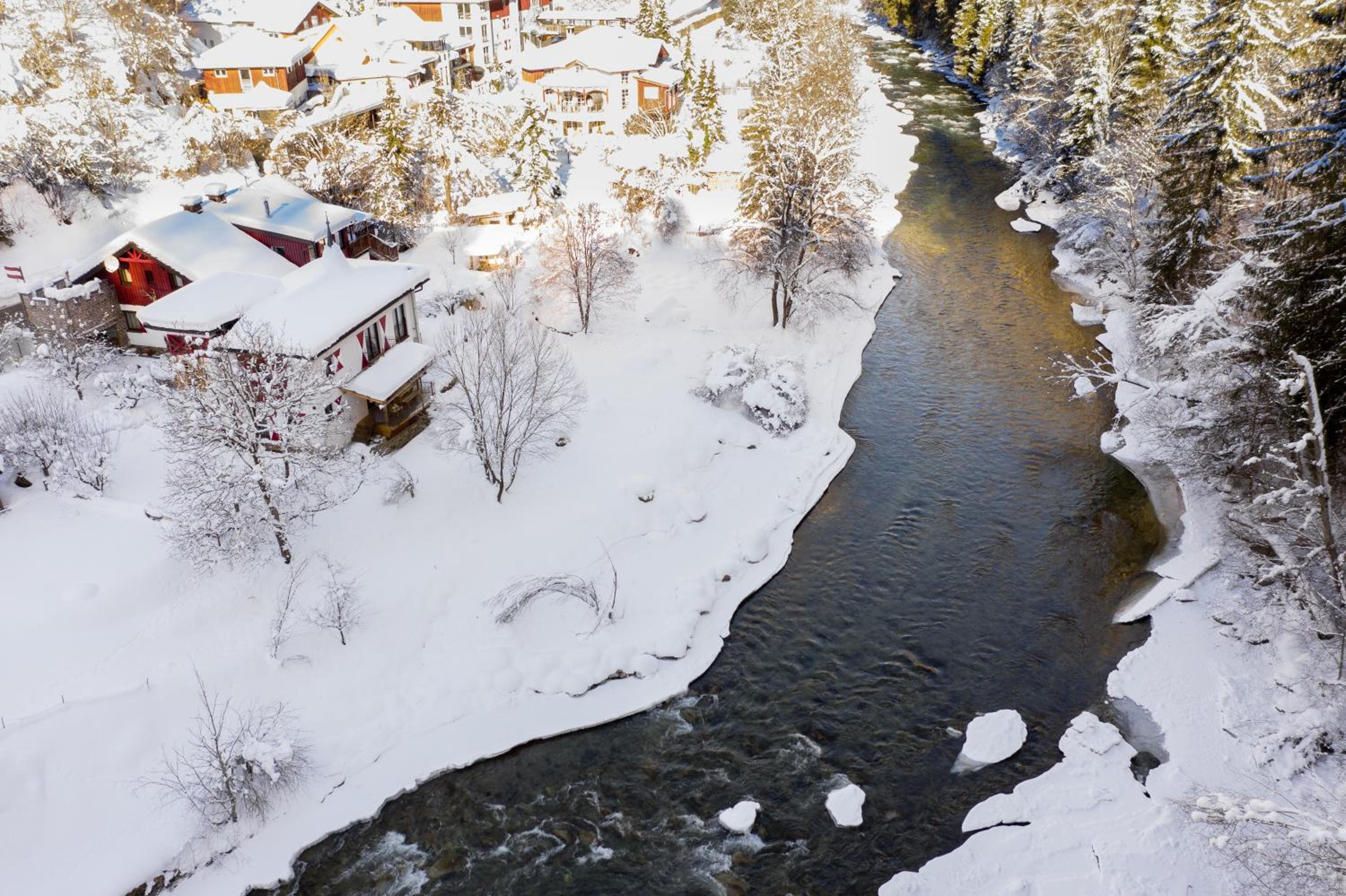 Smileys Fluss Chalet view 4