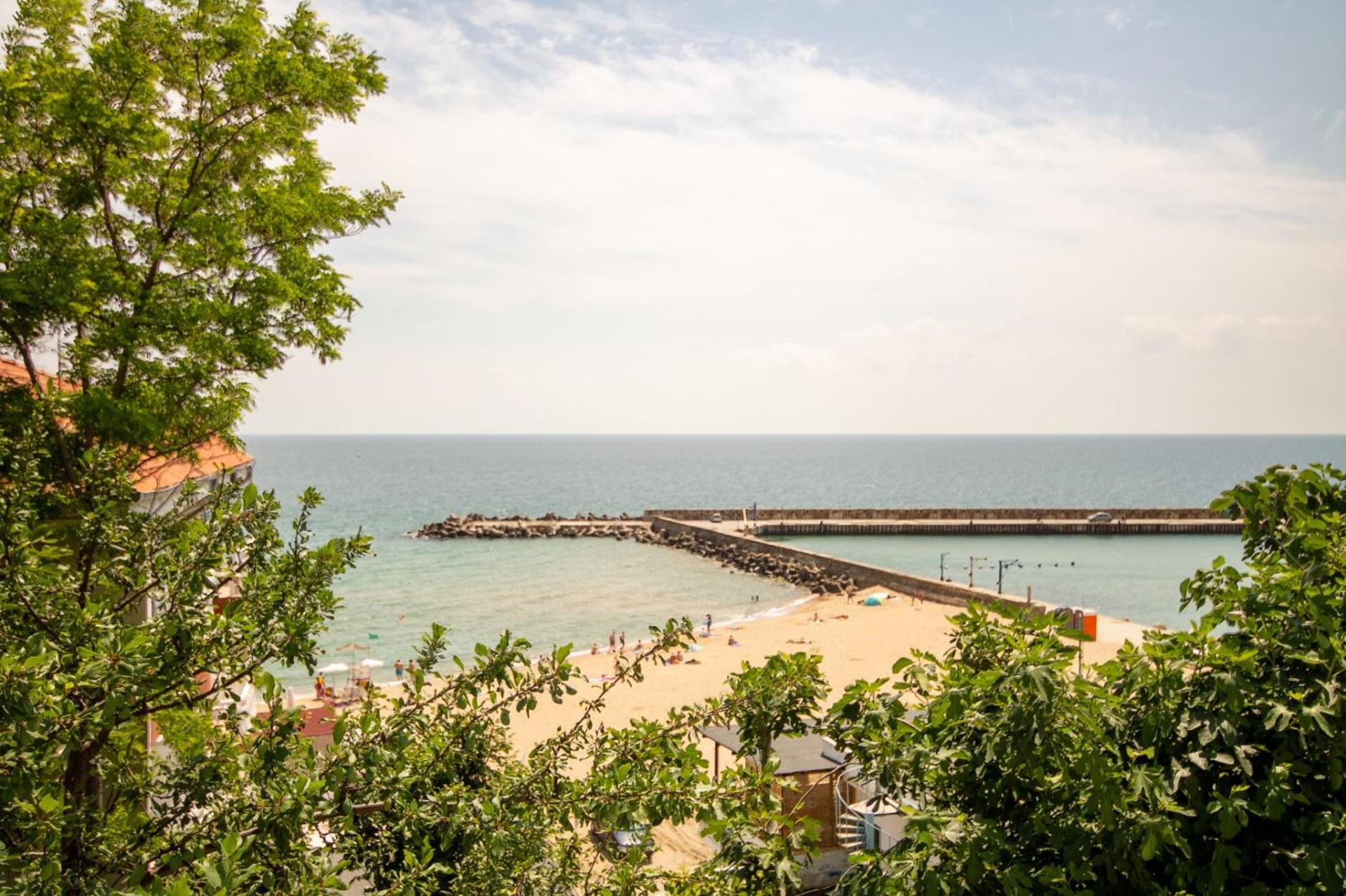 Ваканционни къщи'На брега' Holiday houses ON THE COAST