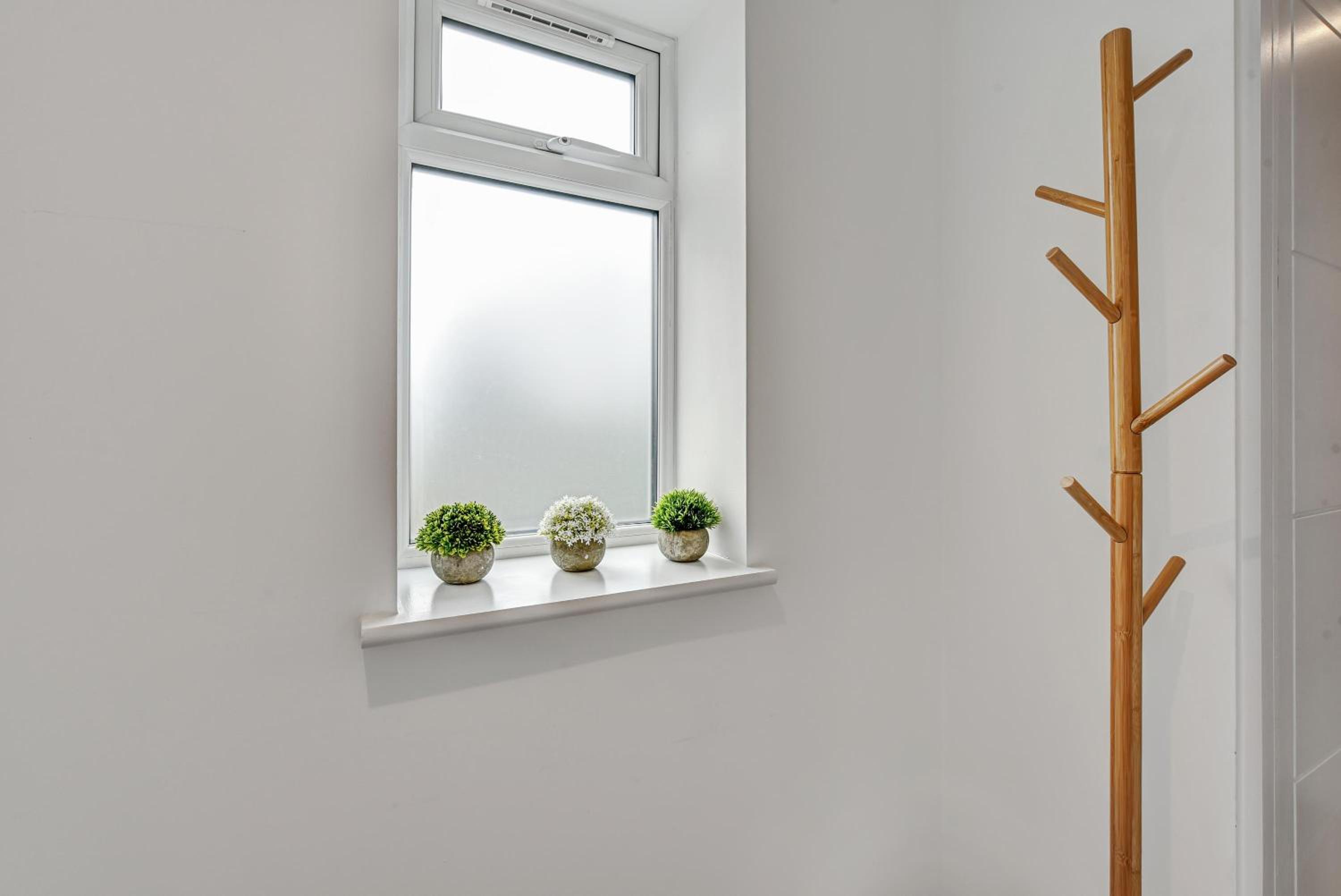 St Martins 2 Bedroom Apartments in Ruislip By 360 Stays view 2