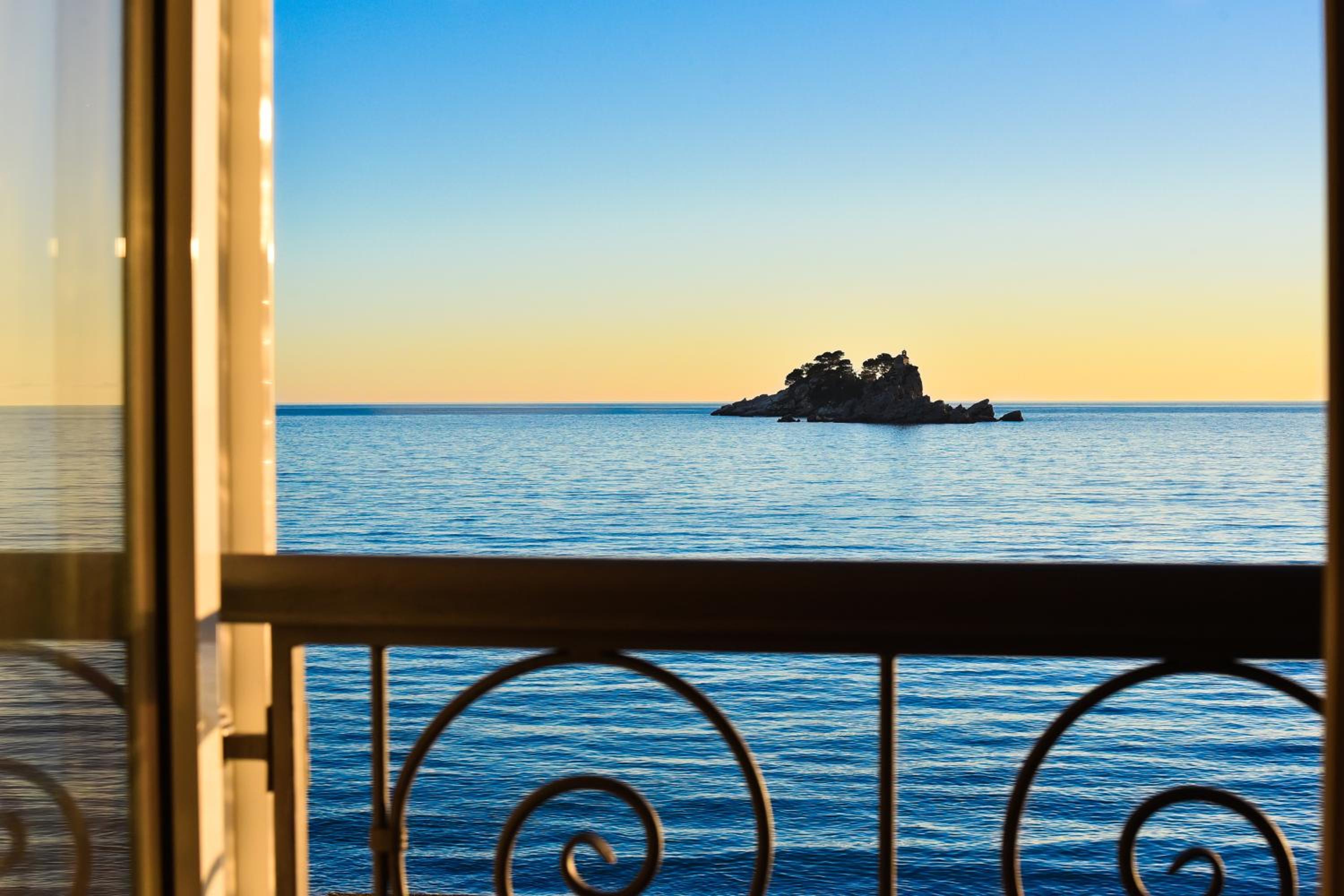 Galija lux Petrovac view 4