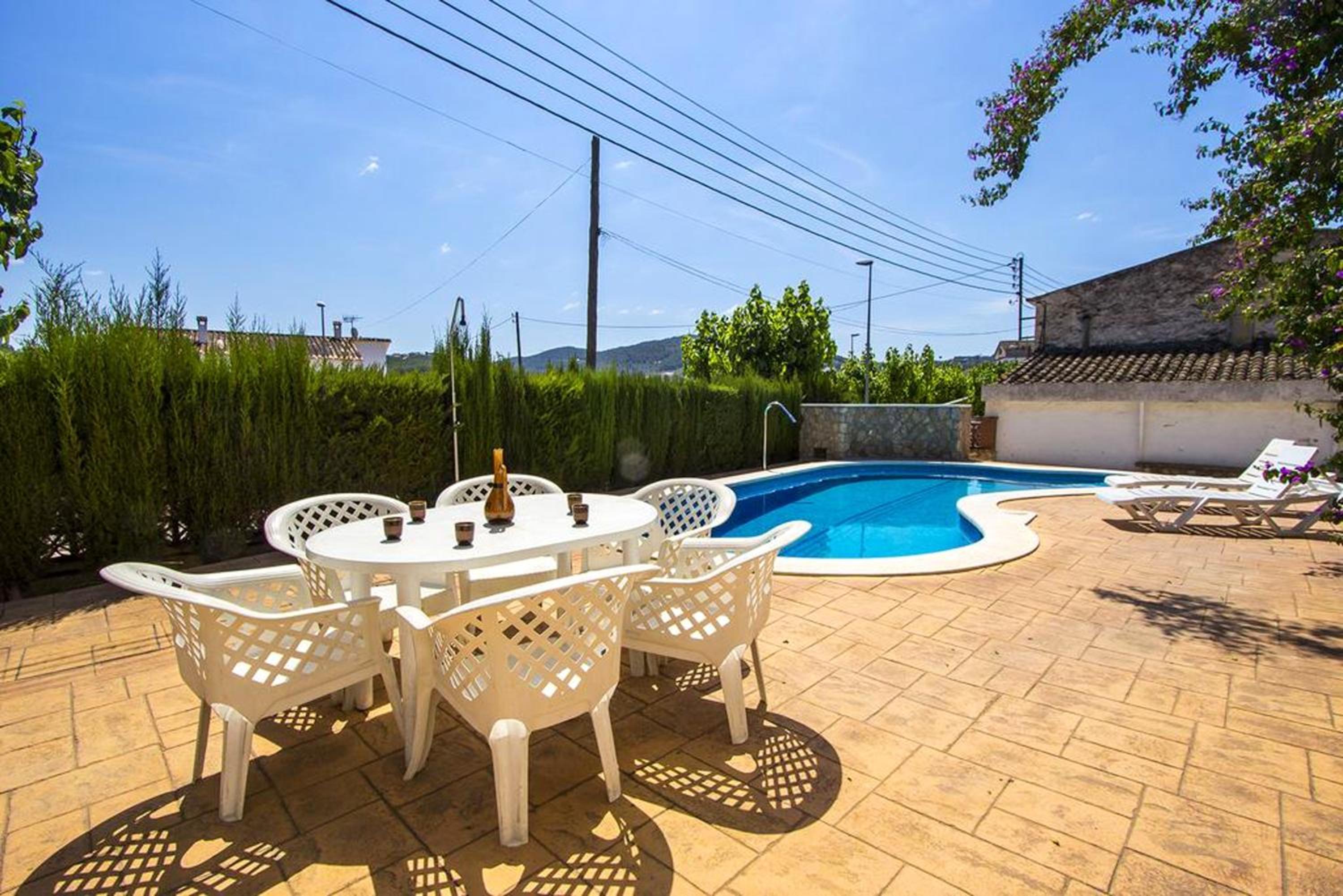 Spacious Apartment in Canyelles with Private Pool