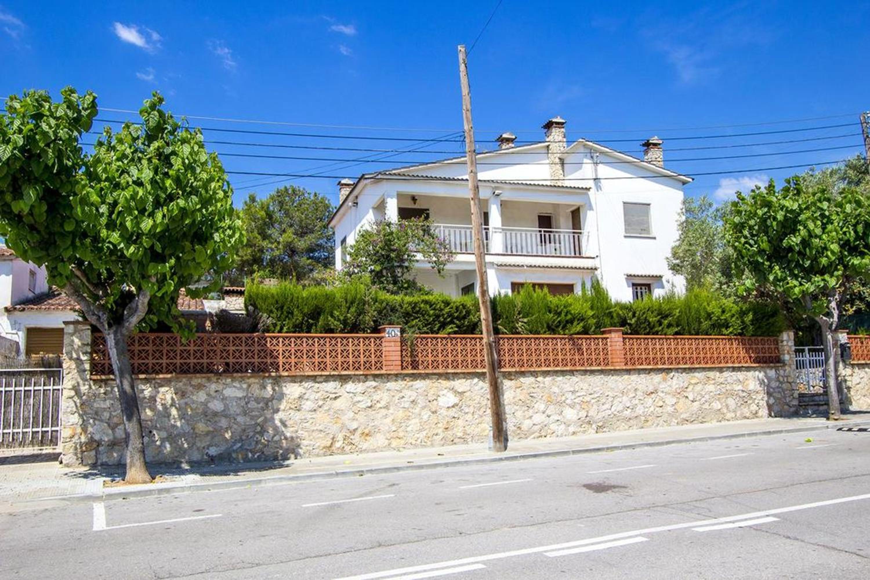Spacious Apartment in Canyelles with Private Pool