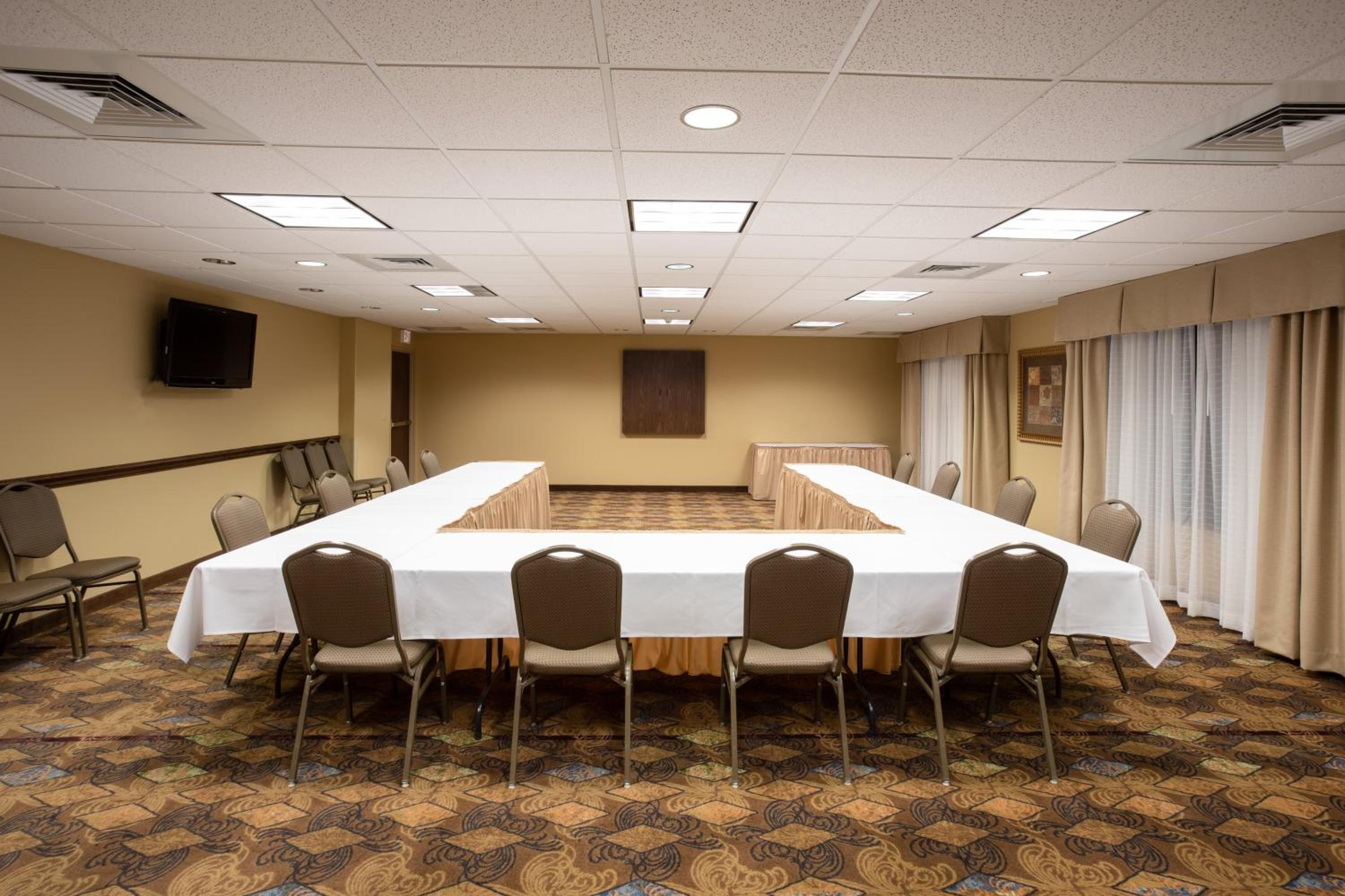Holiday Inn Express Hotel  Suites Lander, an IHG Hotel - Property Image 10
