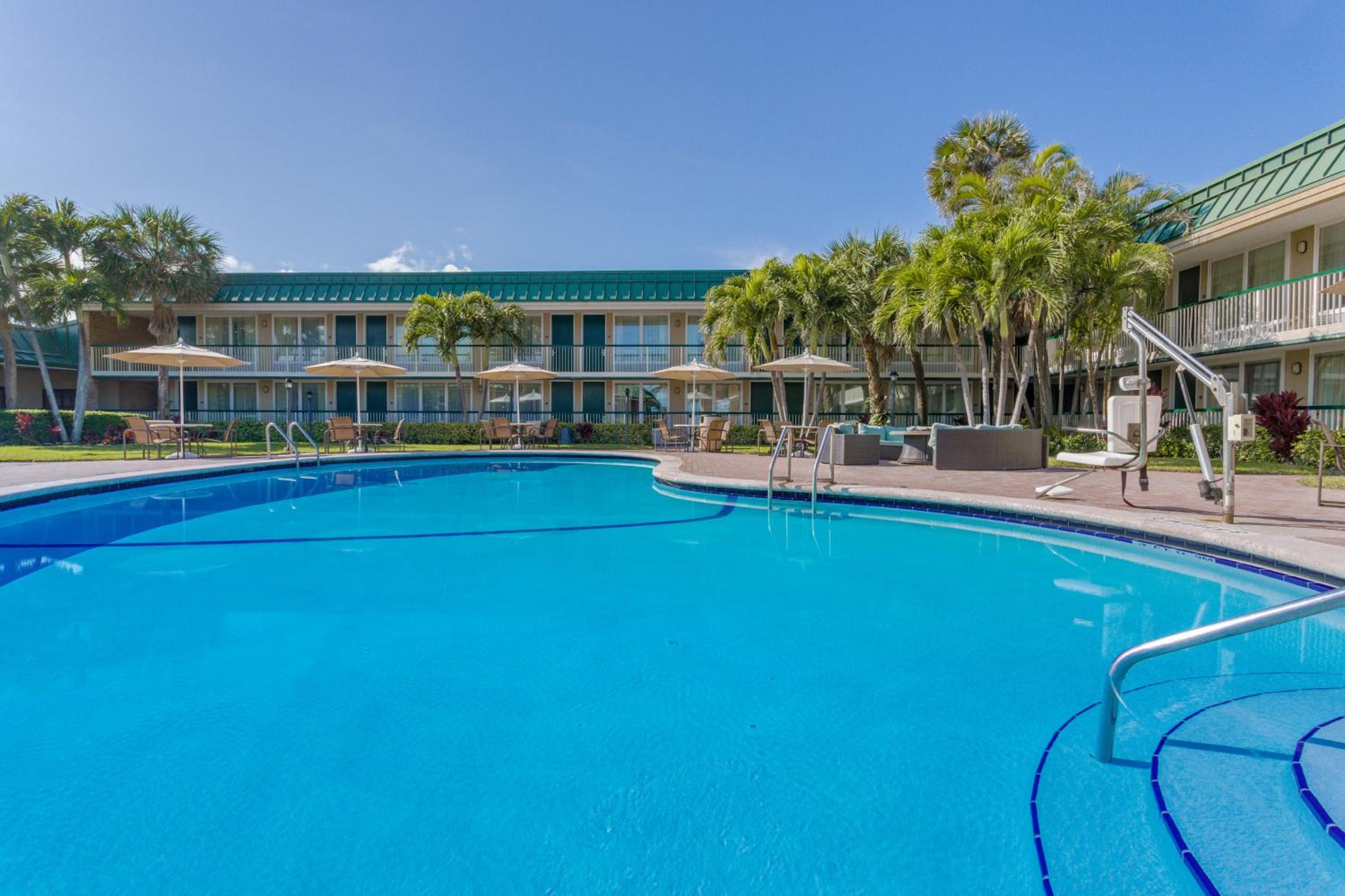 Vero Beach Vacations - Ocean Breeze Inn Vero Beach - Property Image 3