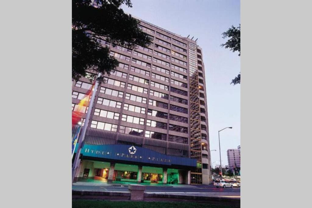 Hotel Accommodation Sydney: Hyde Park View 2 Bedroom 1 Bathroom Pet Friendly Apartment - Image 1