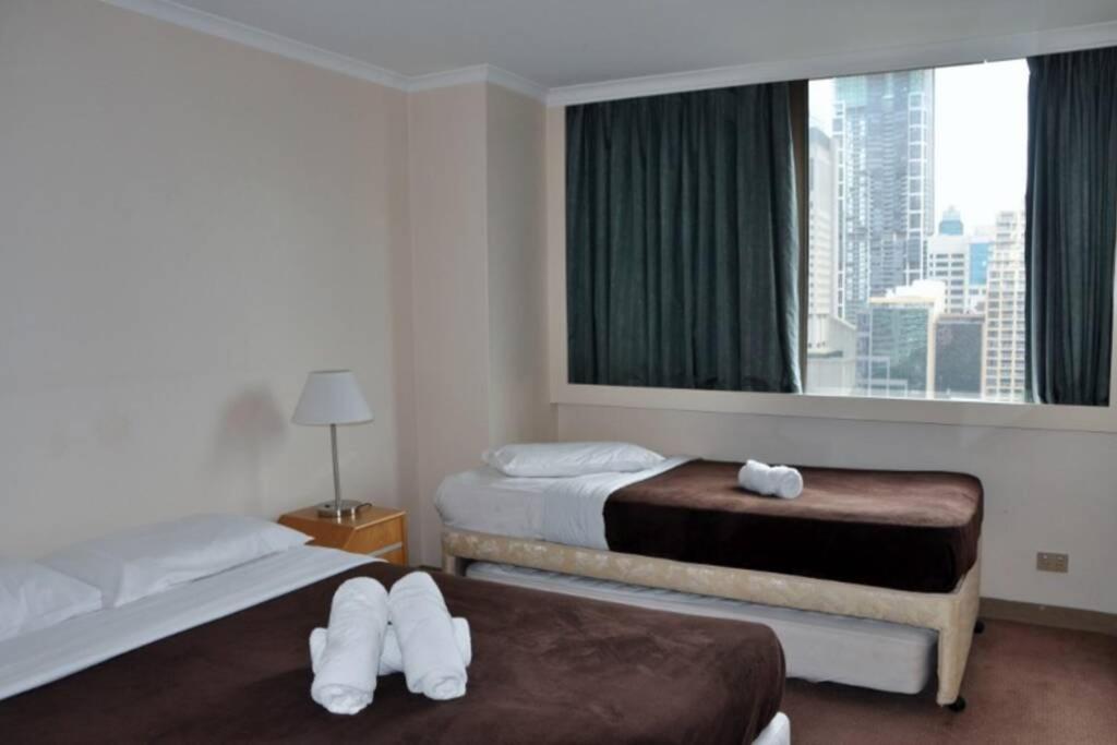 Accommodation Sydney City Centre - 2 Bedroom Pet Friendly Apartment with Hyde Park View