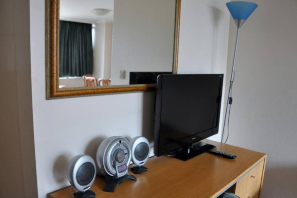 Accommodation Sydney City Centre - 2 Bedroom Pet Friendly Apartment with Hyde Park View