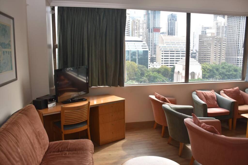 Accommodation Sydney City Centre - 2 Bedroom Pet Friendly Apartment with Hyde Park View