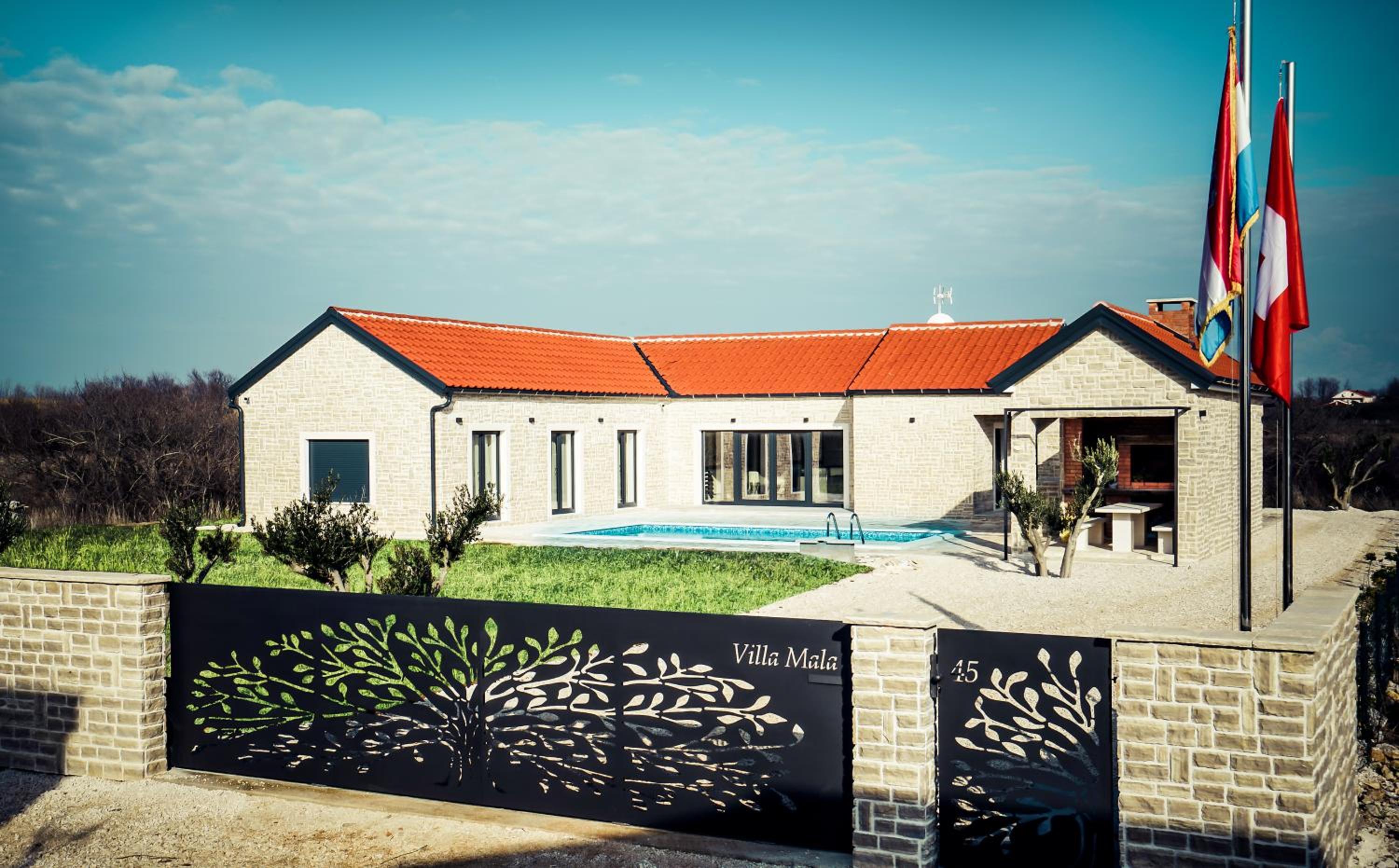 Hotel Luxury Villa Mala - Image 1