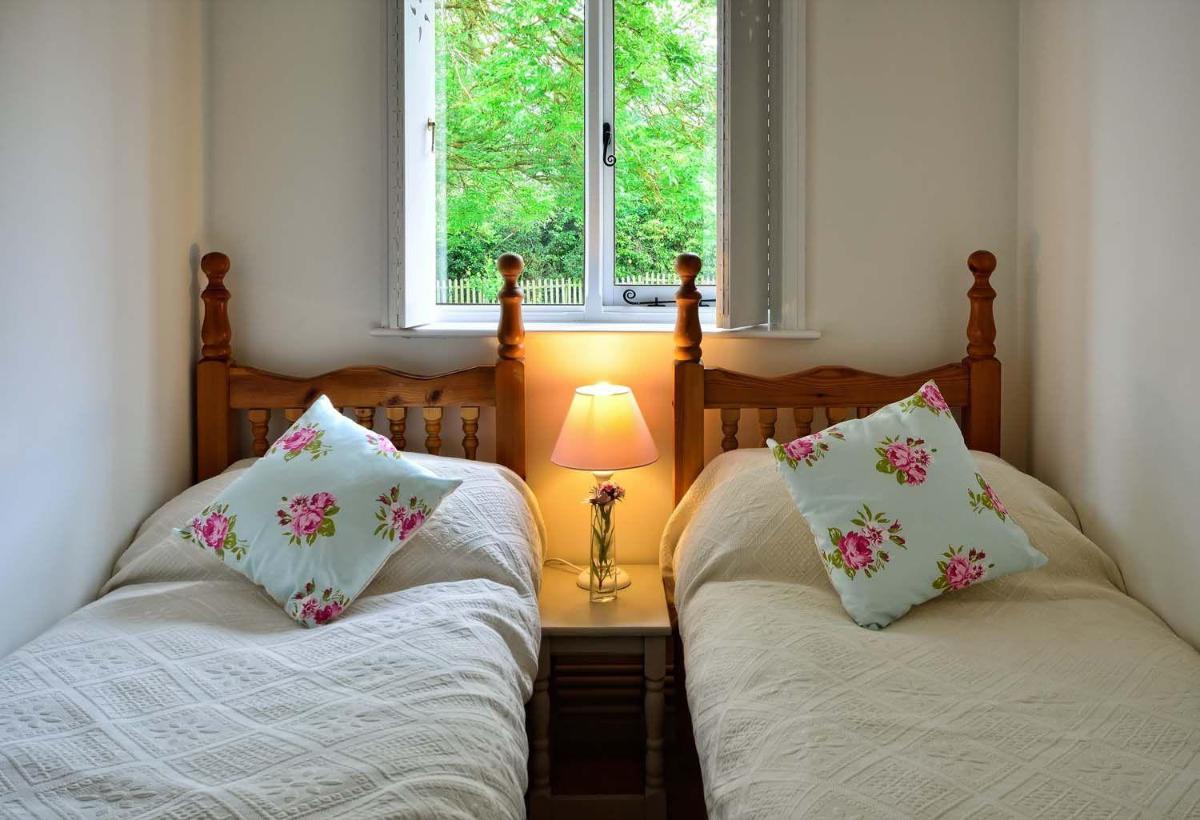 East Green Farm Cottages - The Old Stables view 4