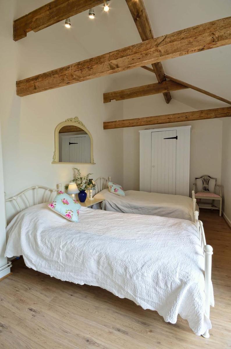 East Green Farm Cottages - The Old Stables view 5