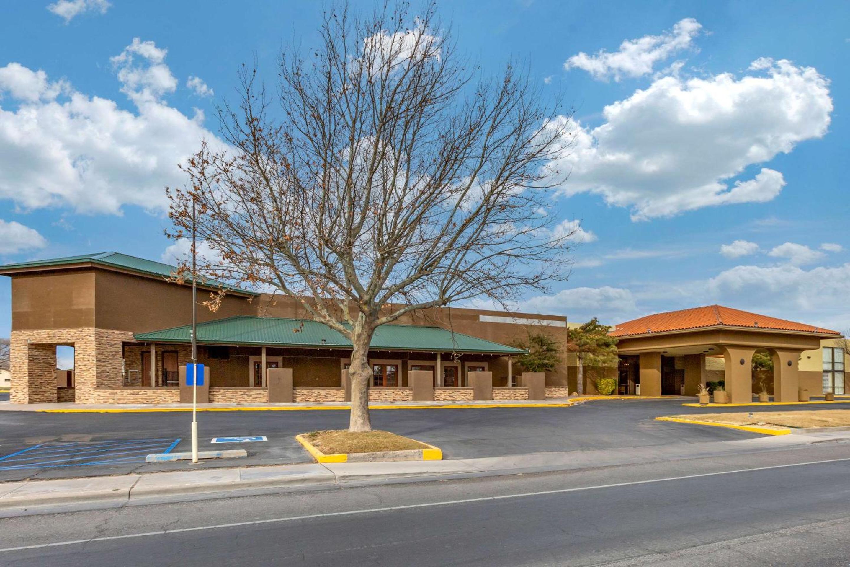 Clarion Inn & Suites Roswell, 사진 23