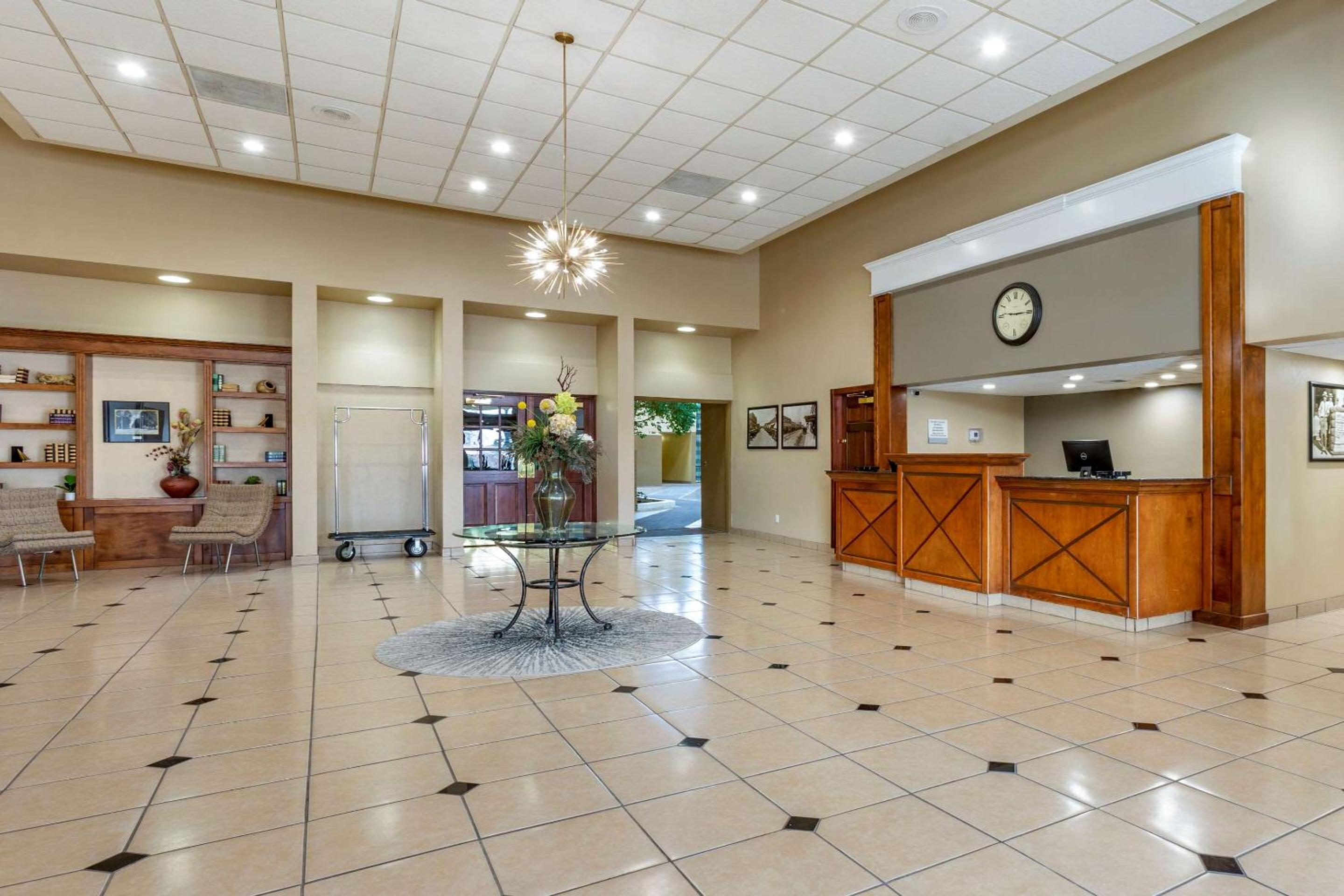 Clarion Inn & Suites Roswell, 사진 28