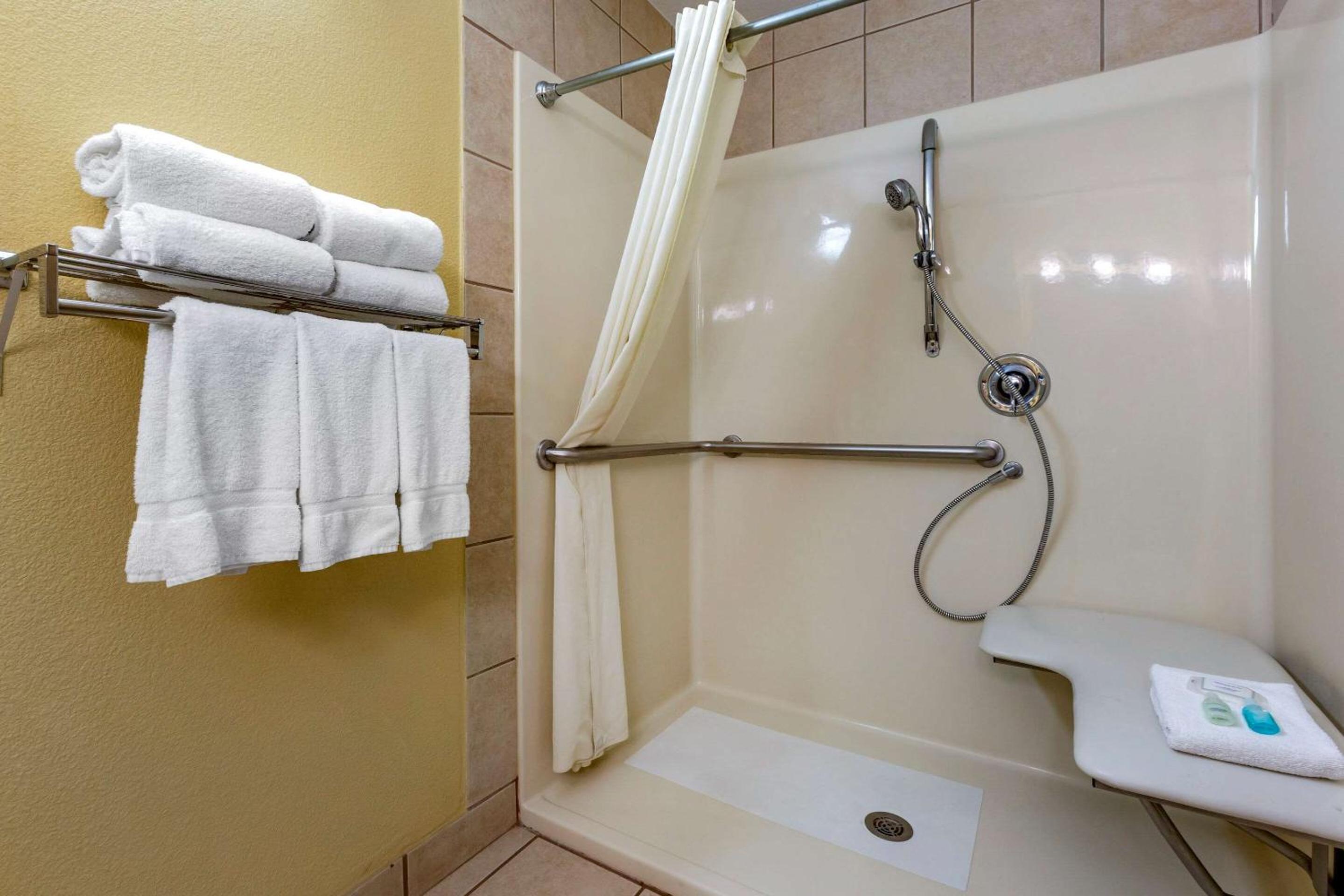 Clarion Inn & Suites Roswell, 사진 22