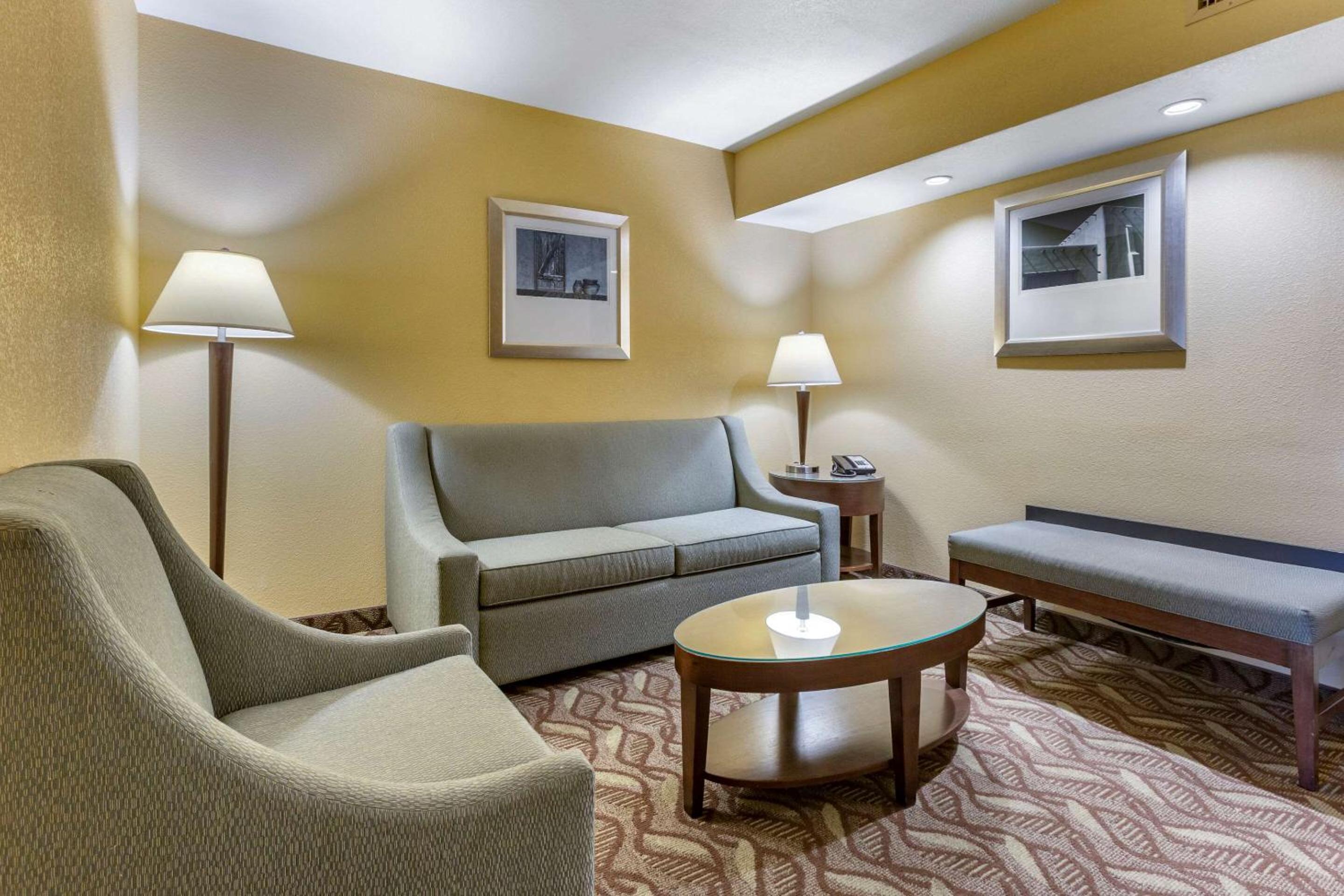 Clarion Inn & Suites Roswell, 사진 12