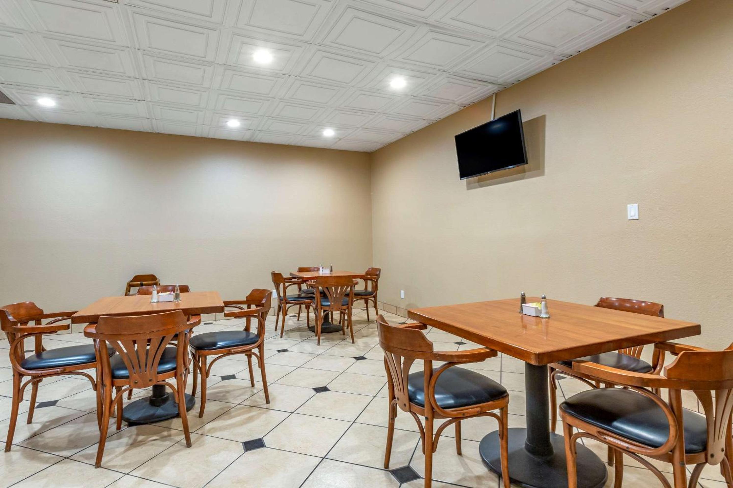Clarion Inn & Suites Roswell, 사진 16