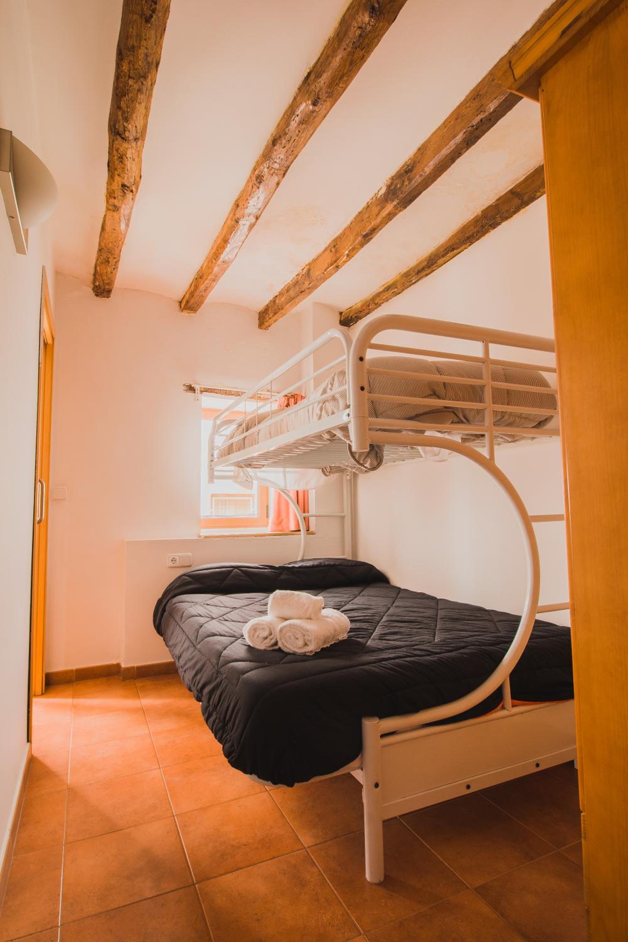 Portal del Carro 7 Junto a la Catedral view 2