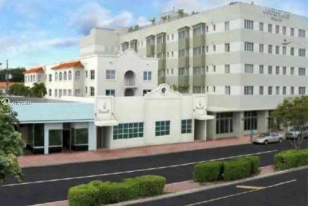 SOBE SUNSHINE ONE BEDROOM APARTMENTs view 4